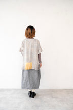 ベージュでやわらかなトップス　総柄　ふんわり裾幅　K124