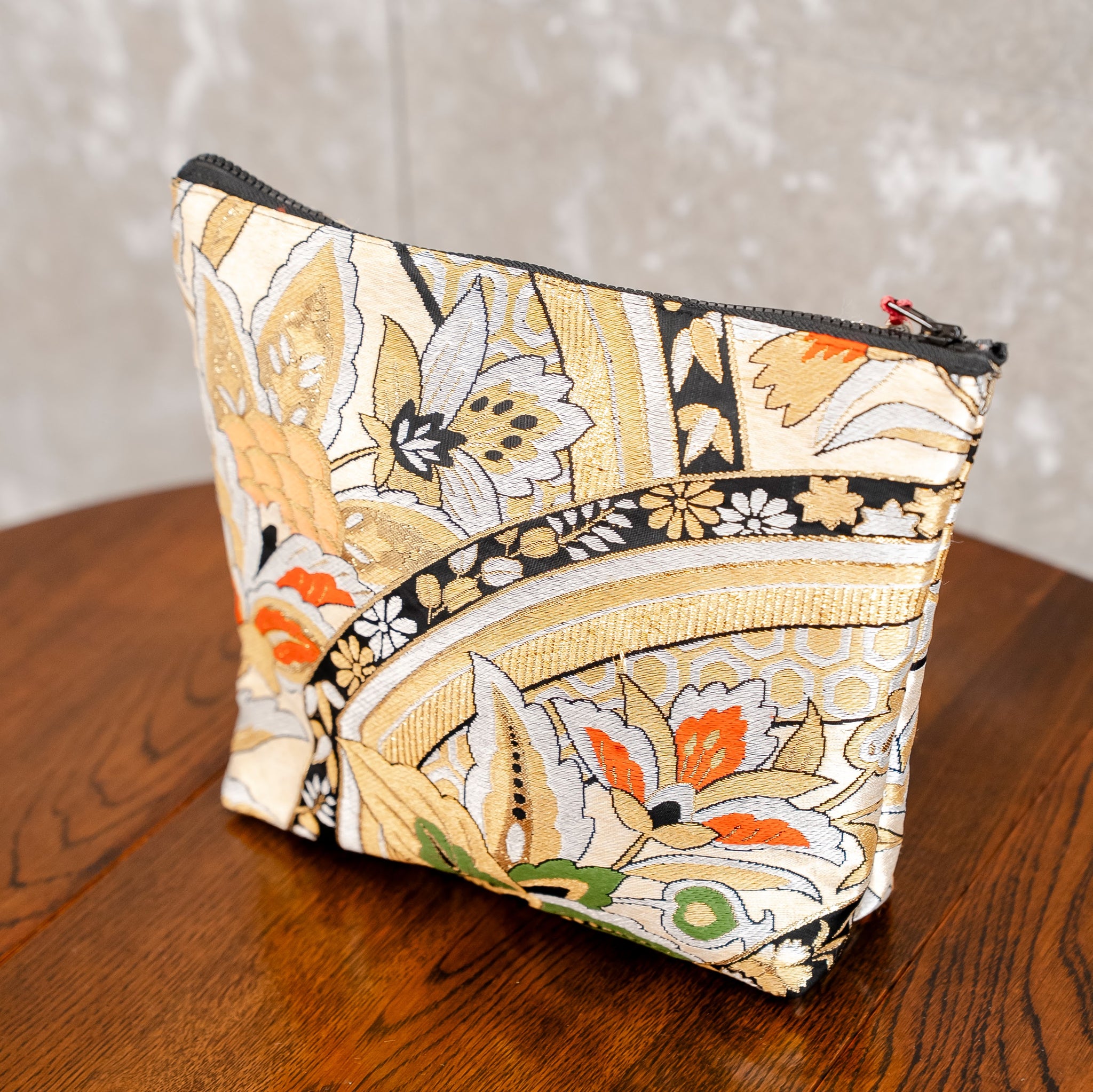 煌びやかなポーチ　正絹金襴　和柄　K088