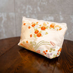 上品なポーチ　大きな扇柄　金襴　K102