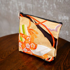 豪華なポーチ　金襴　唐草模様　K106