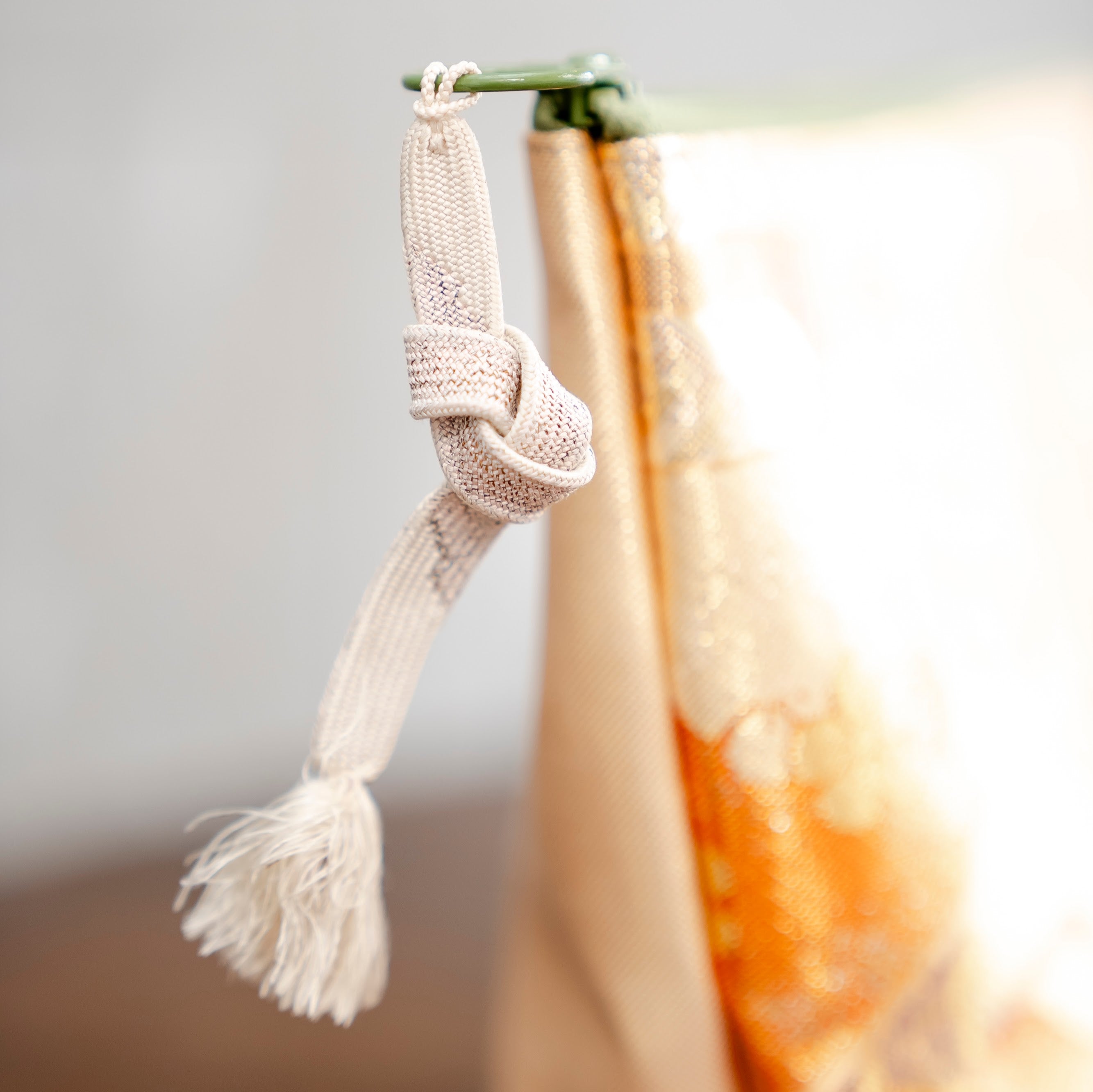 上品で華やかなポーチ　牡丹　金襴　K121