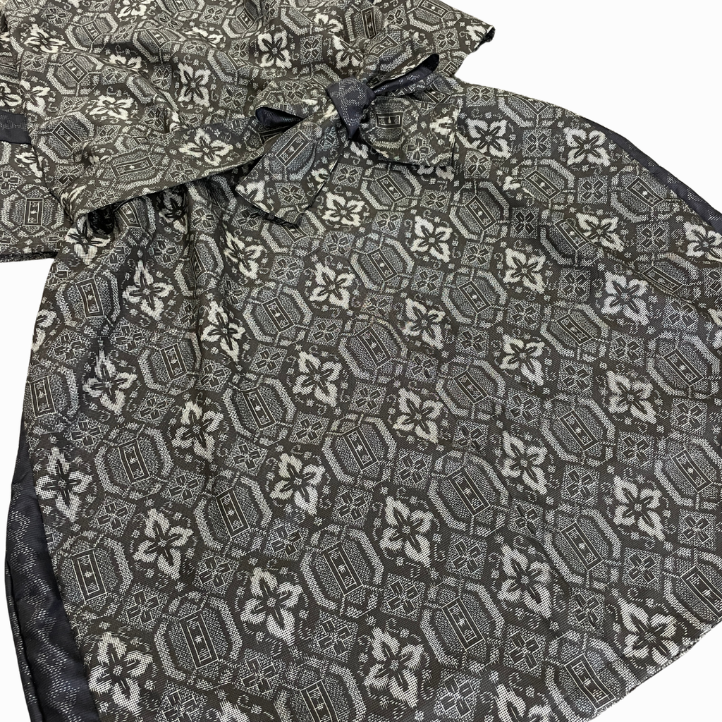 大島紬を使用した灰色のワンピース K190