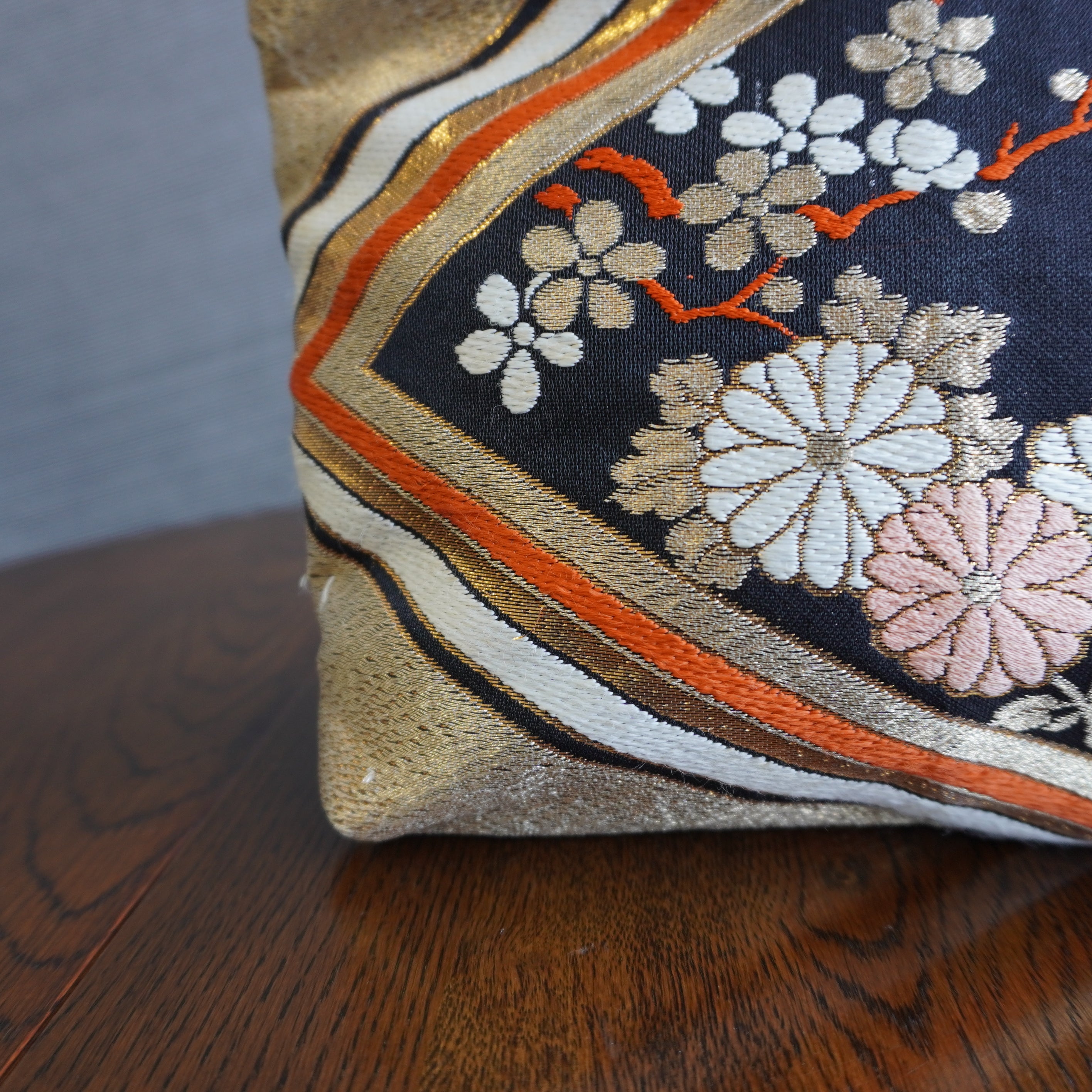 着物帯を使用したポーチ　K156