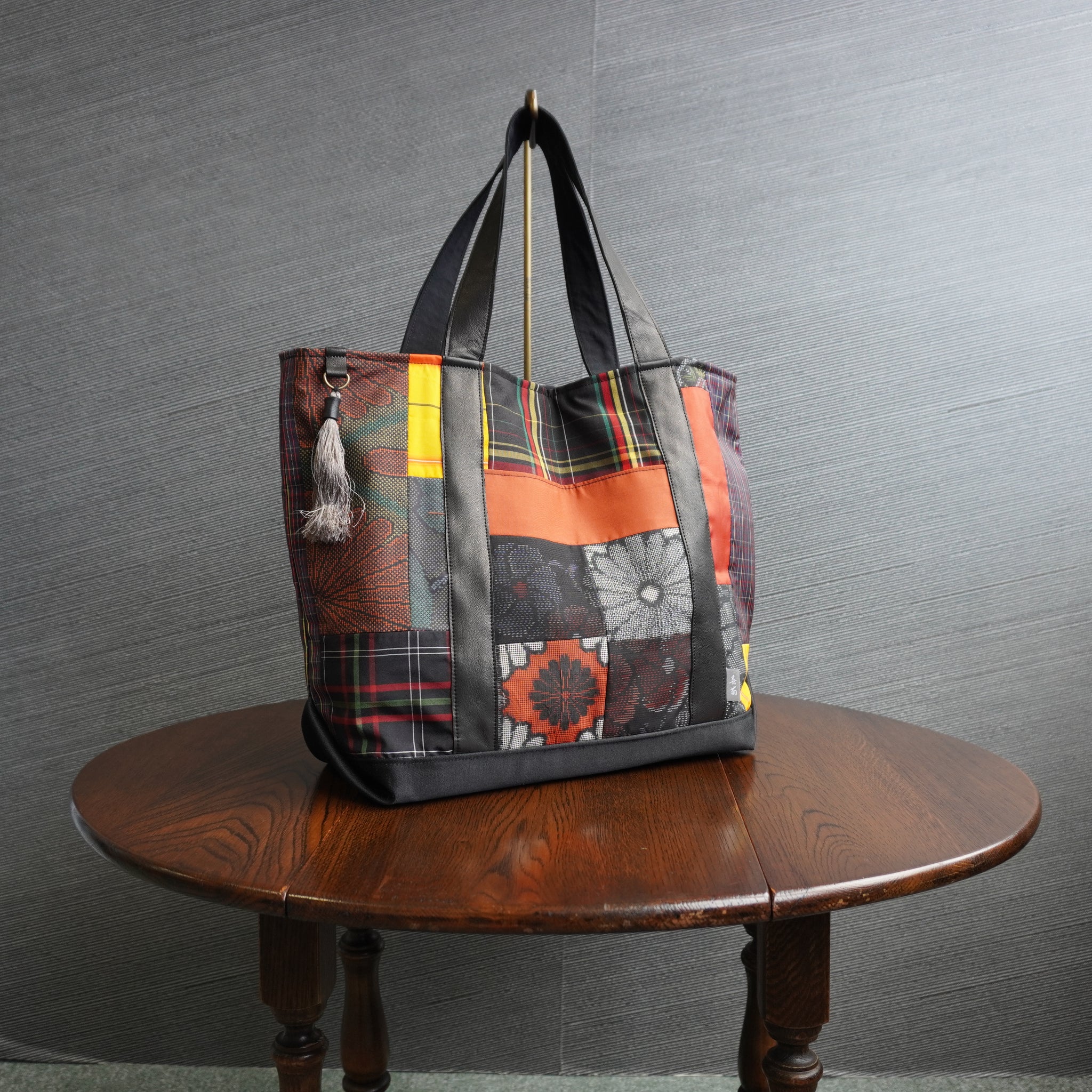 パッチワーク仕様のトートバッグ K157