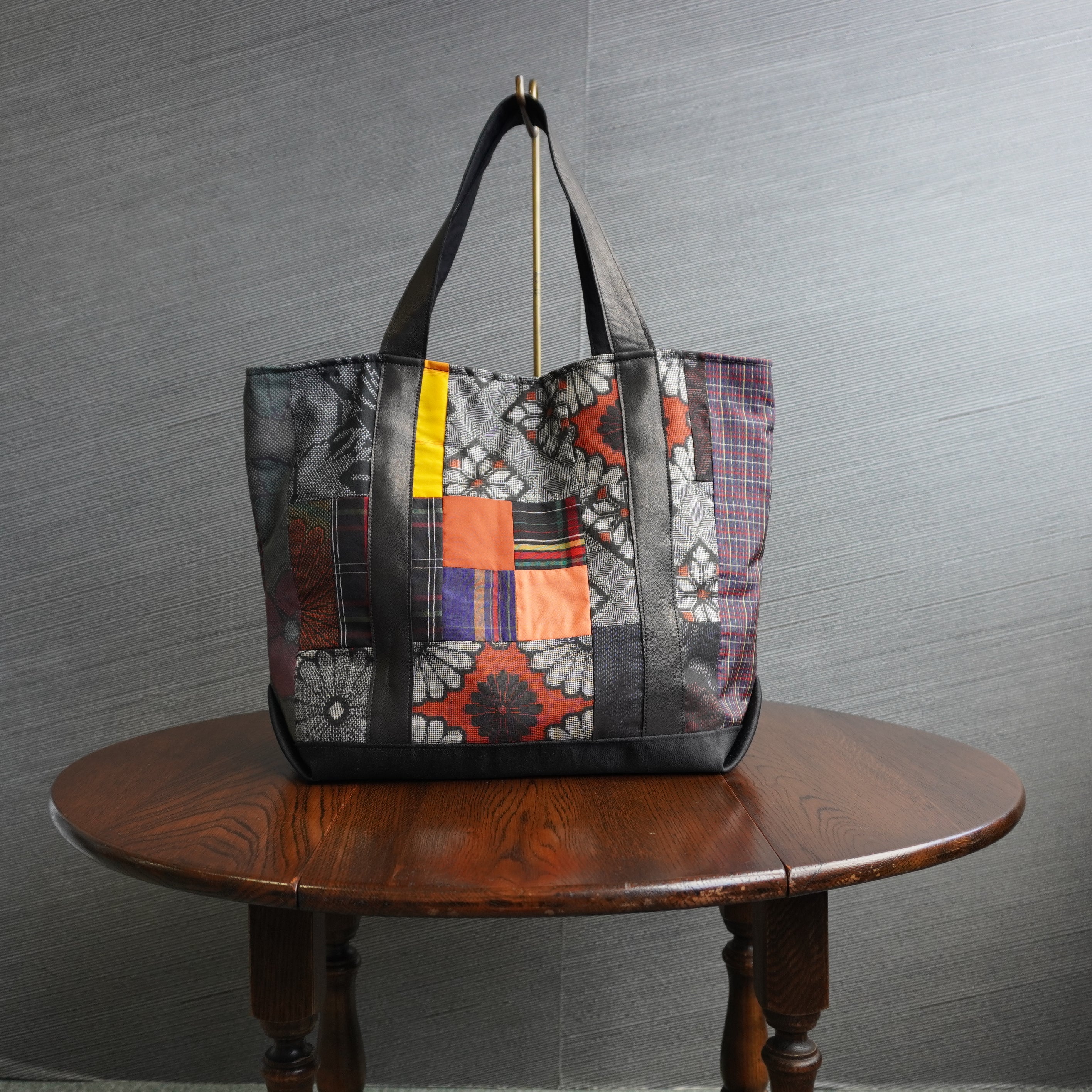 パッチワーク仕様のトートバッグ K157