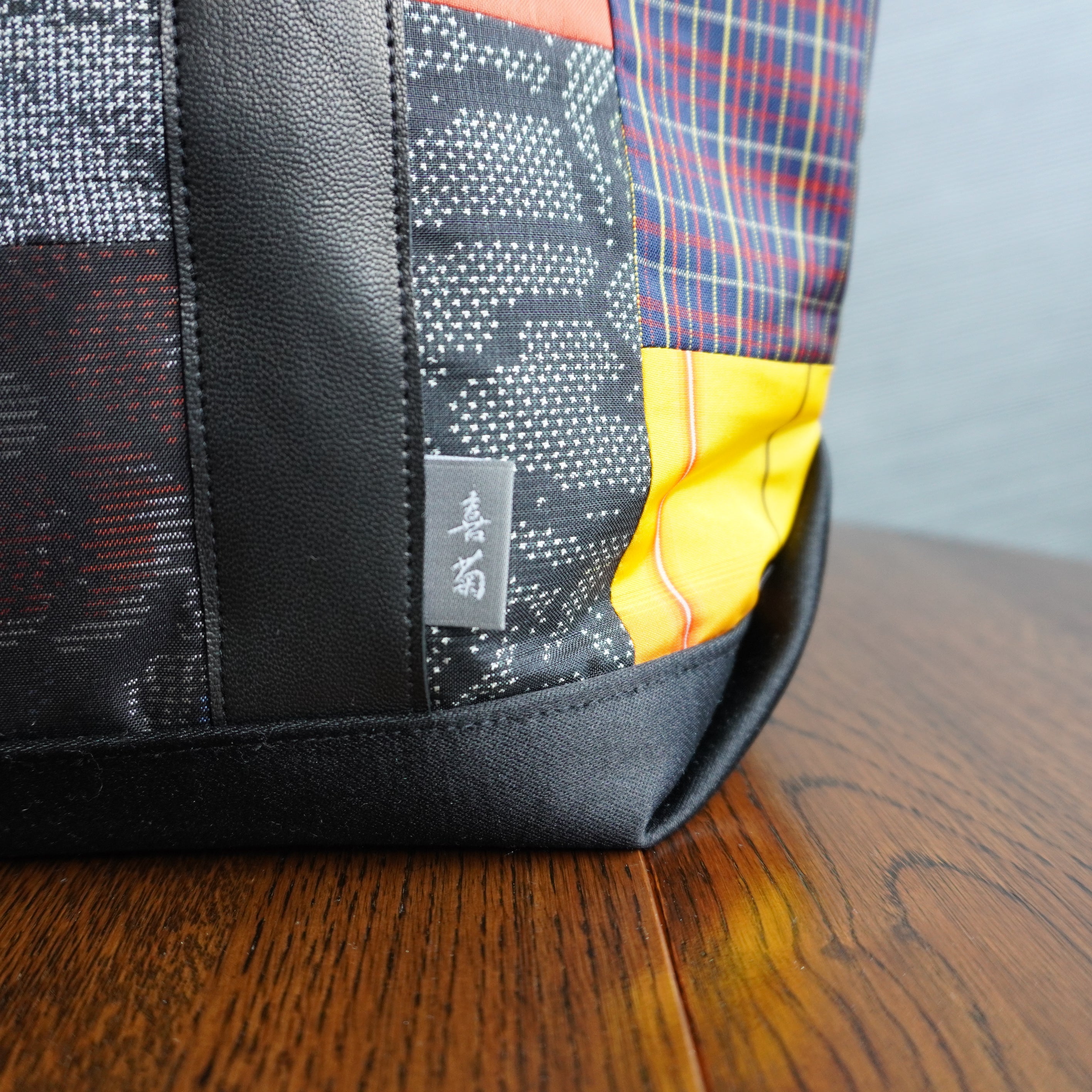 パッチワーク仕様のトートバッグ K157