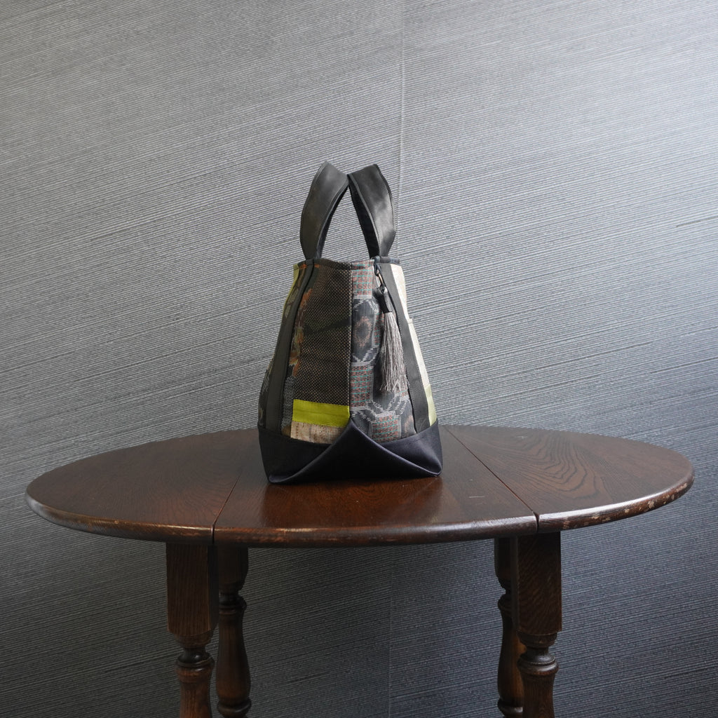 パッチワーク仕様のミニトートバッグ K158