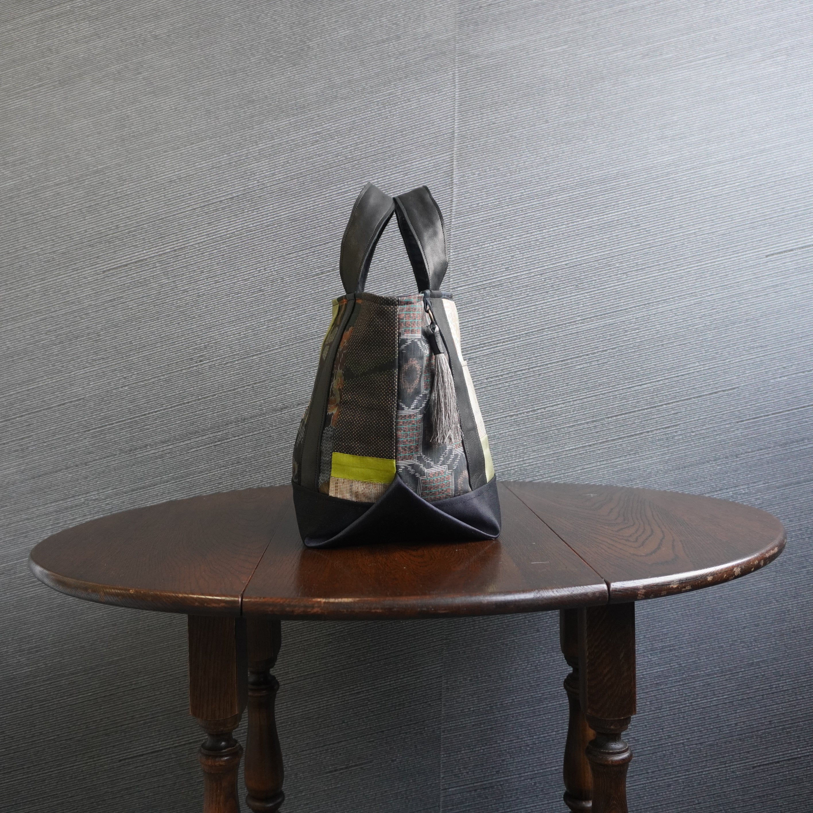 パッチワーク仕様のミニトートバッグ K158