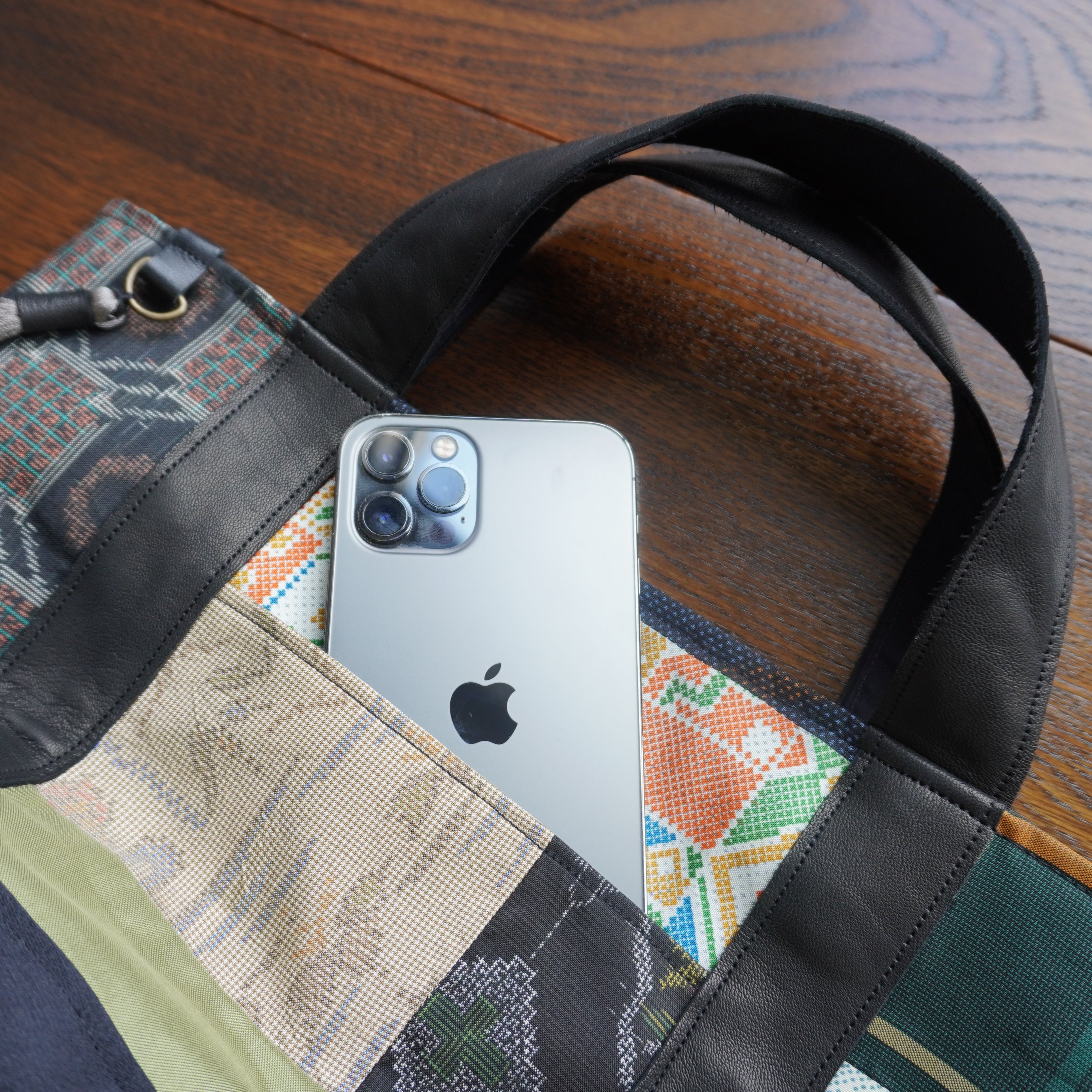 パッチワーク仕様のミニトートバッグ K158