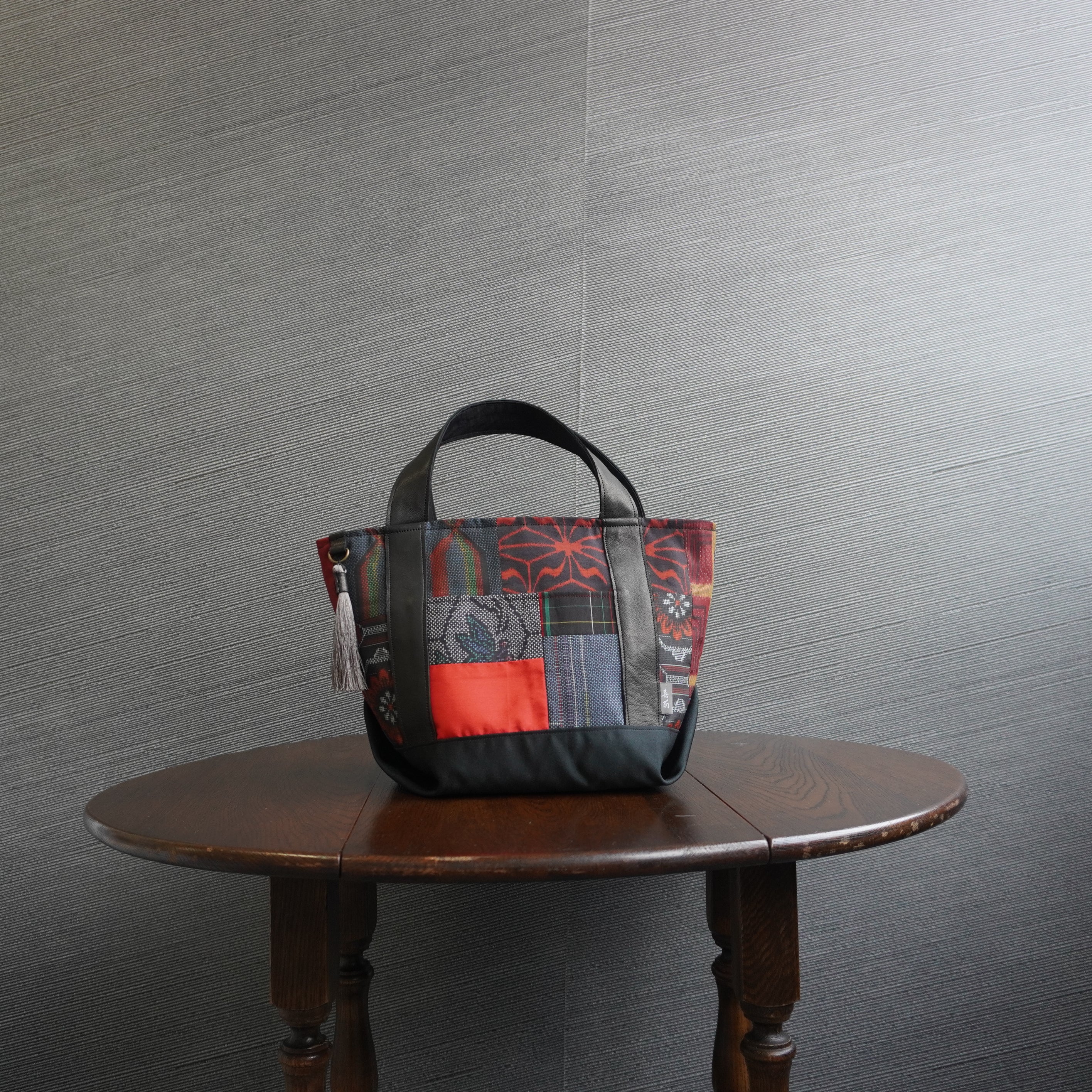 パッチワーク仕様のミニトートバッグ K159