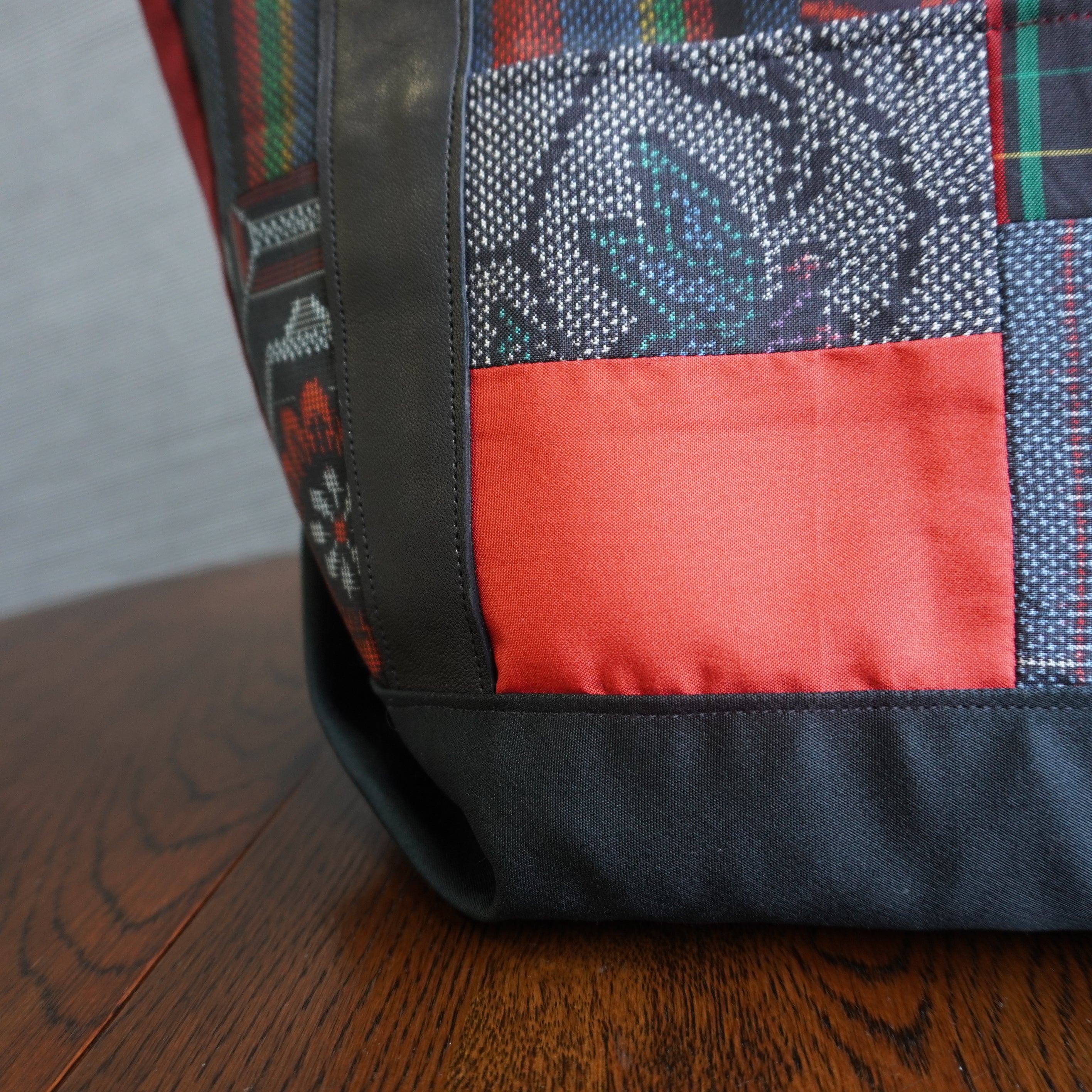 パッチワーク仕様のミニトートバッグ K159