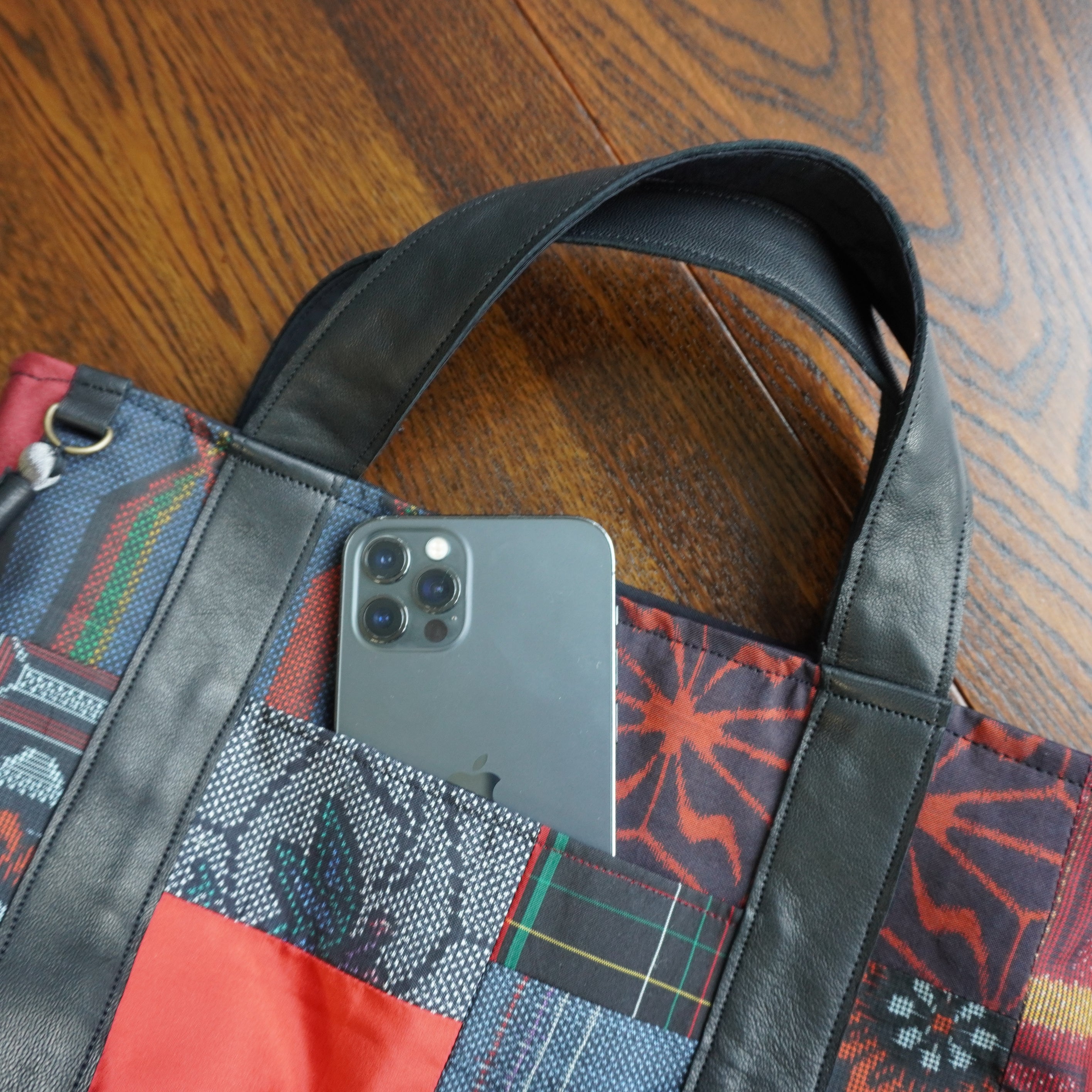 パッチワーク仕様のミニトートバッグ K159