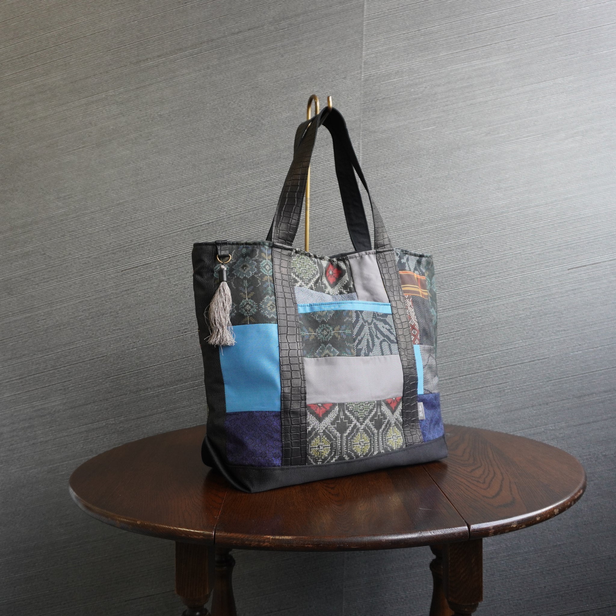パッチワーク仕様のトートバッグ K163
