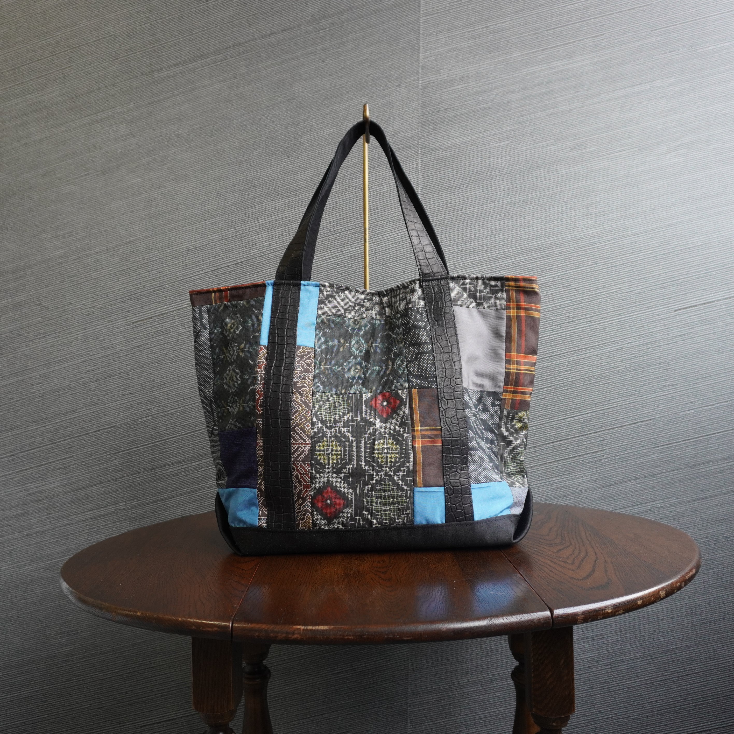 パッチワーク仕様のトートバッグ K163