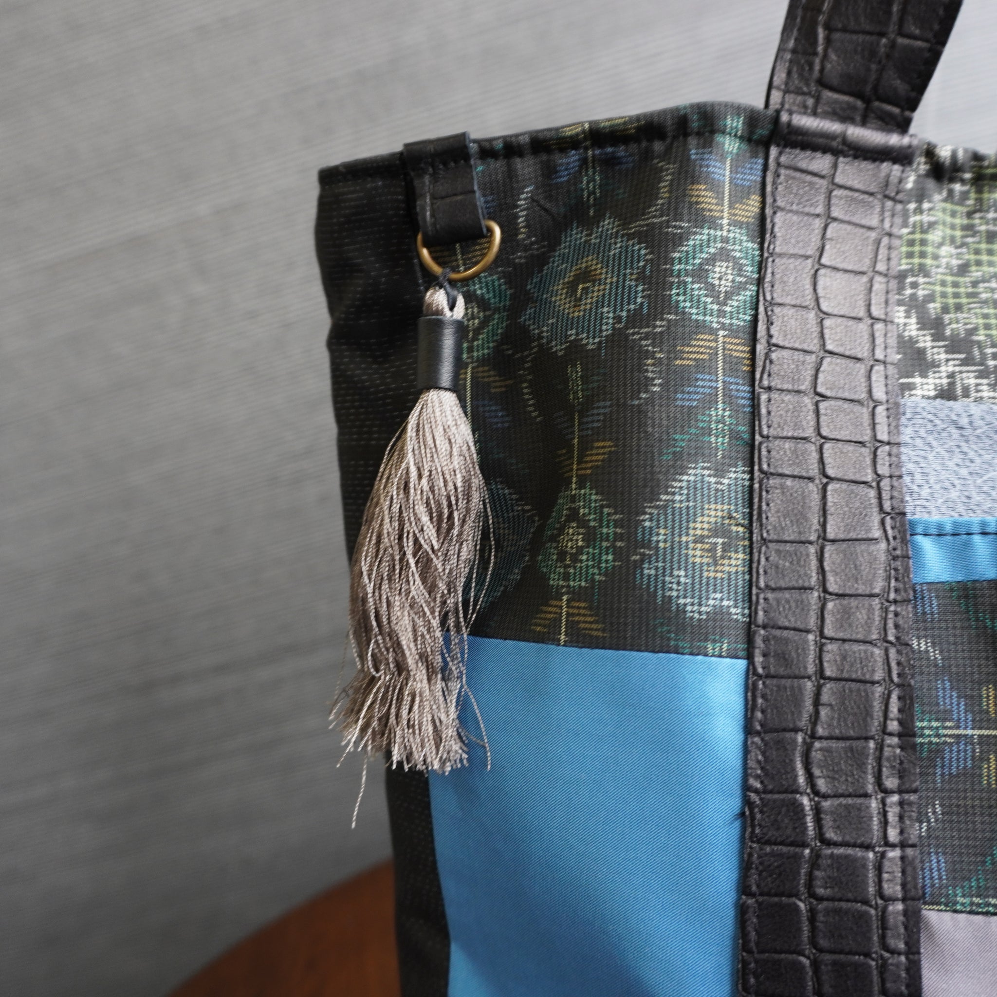 パッチワーク仕様のトートバッグ K163