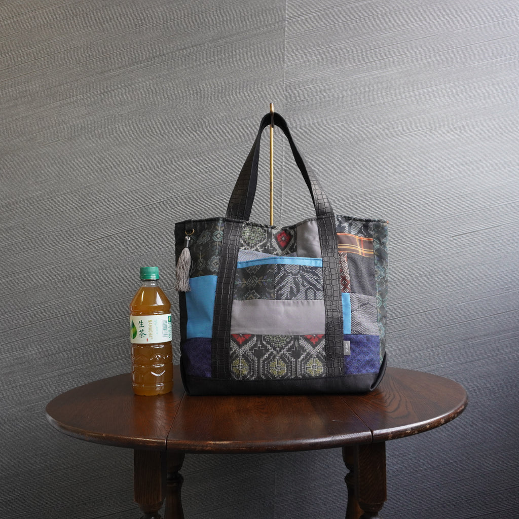 パッチワーク仕様のトートバッグ K163