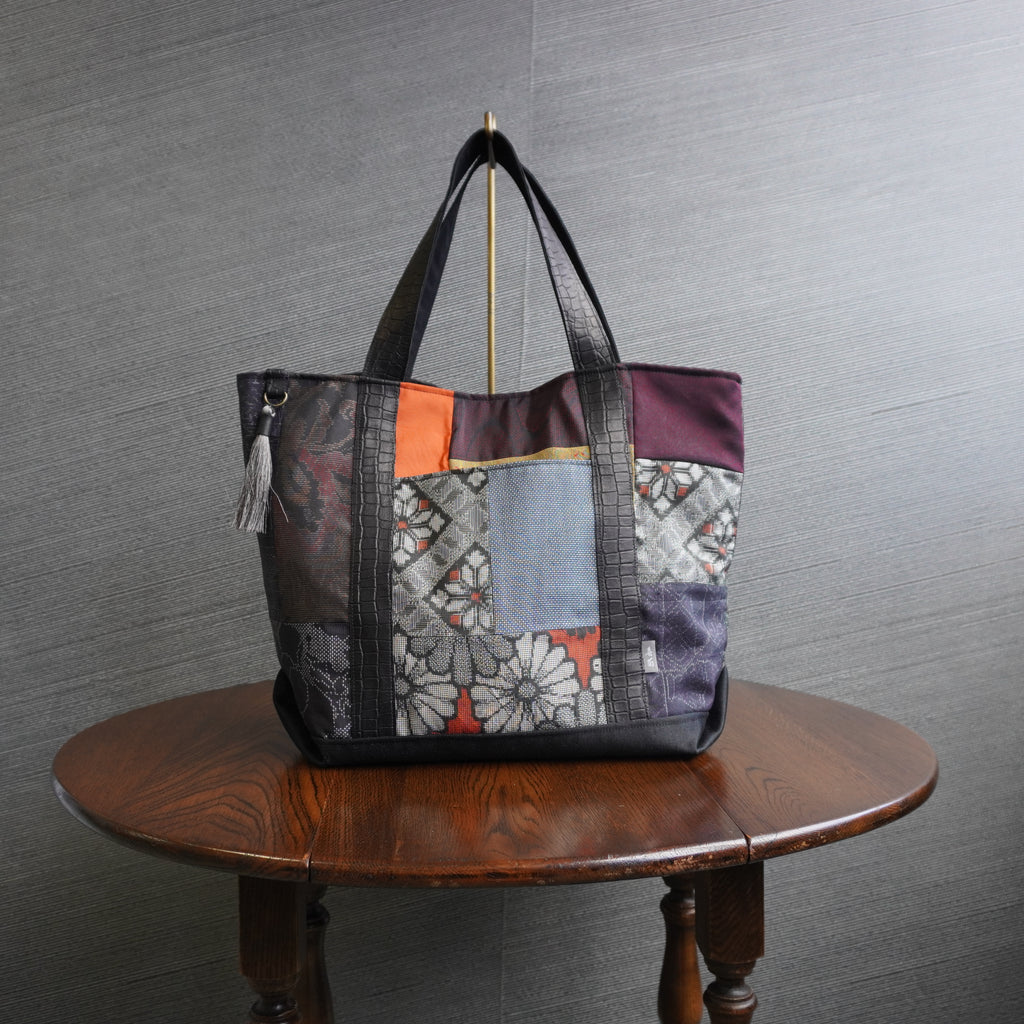 パッチワーク仕様のトートバッグ K177