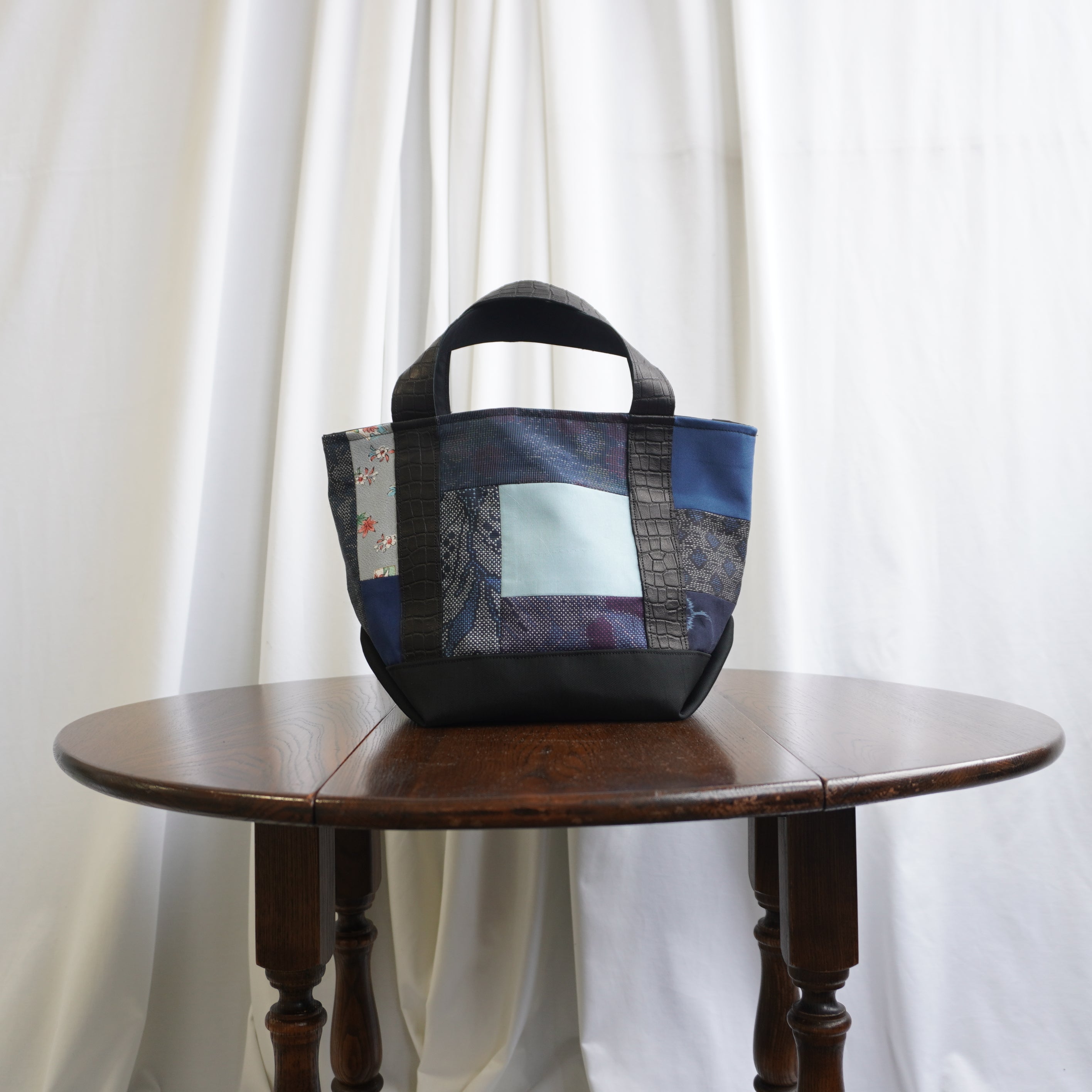 パッチワーク仕様のミニトートバッグ　K242