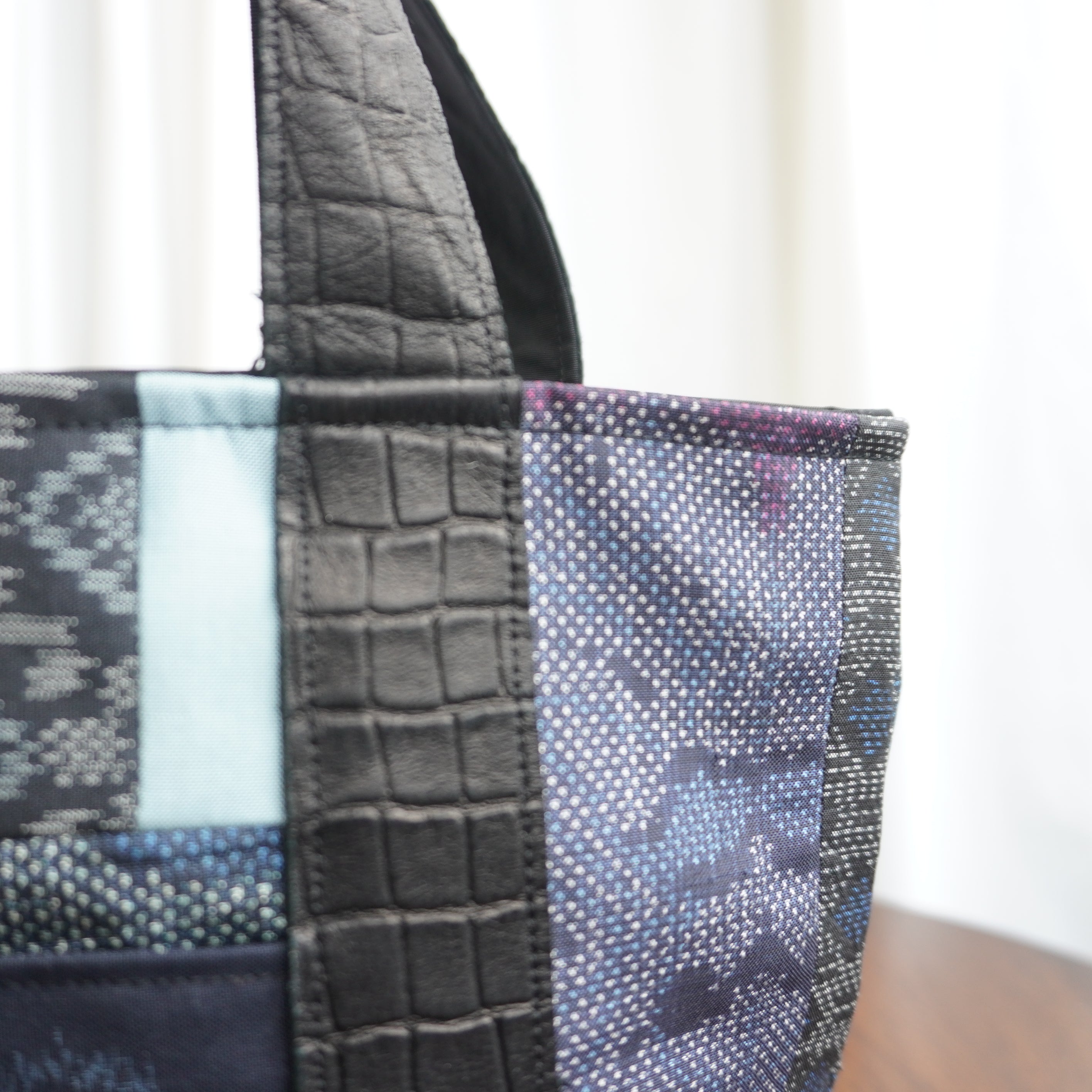 パッチワーク仕様のミニトートバッグ　K242