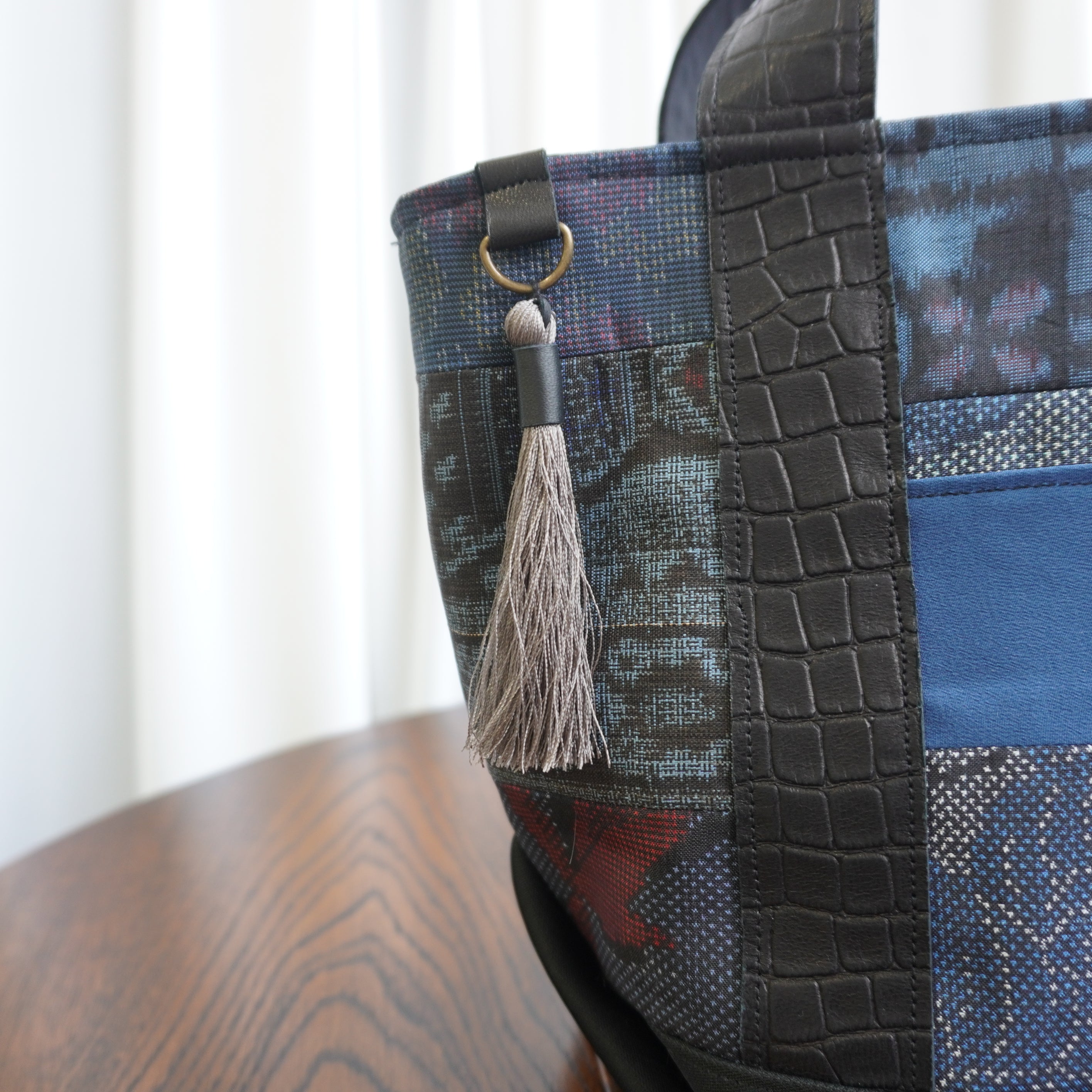 パッチワーク仕様のミニトートバッグ　K242