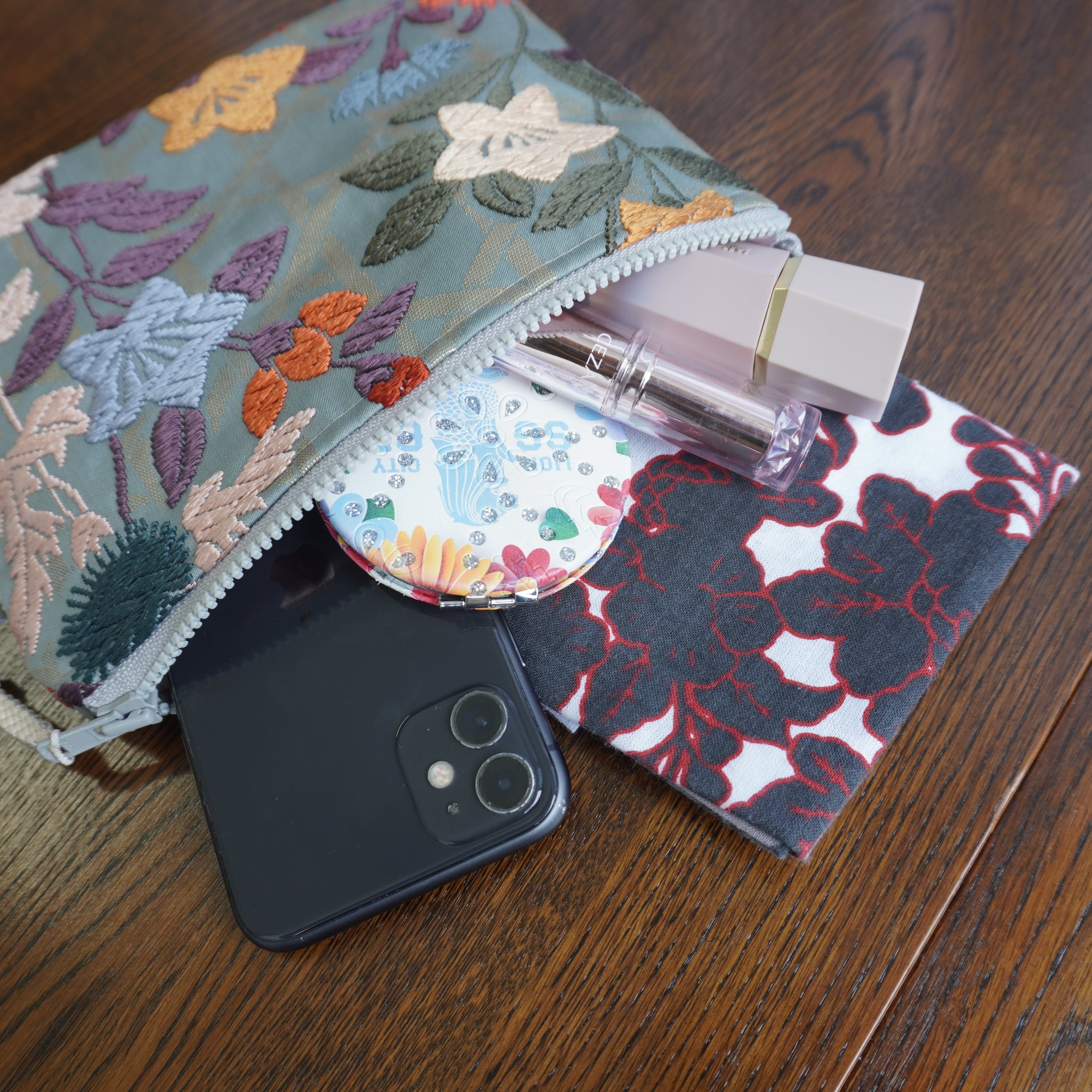 着物帯を使用したポーチ　K243