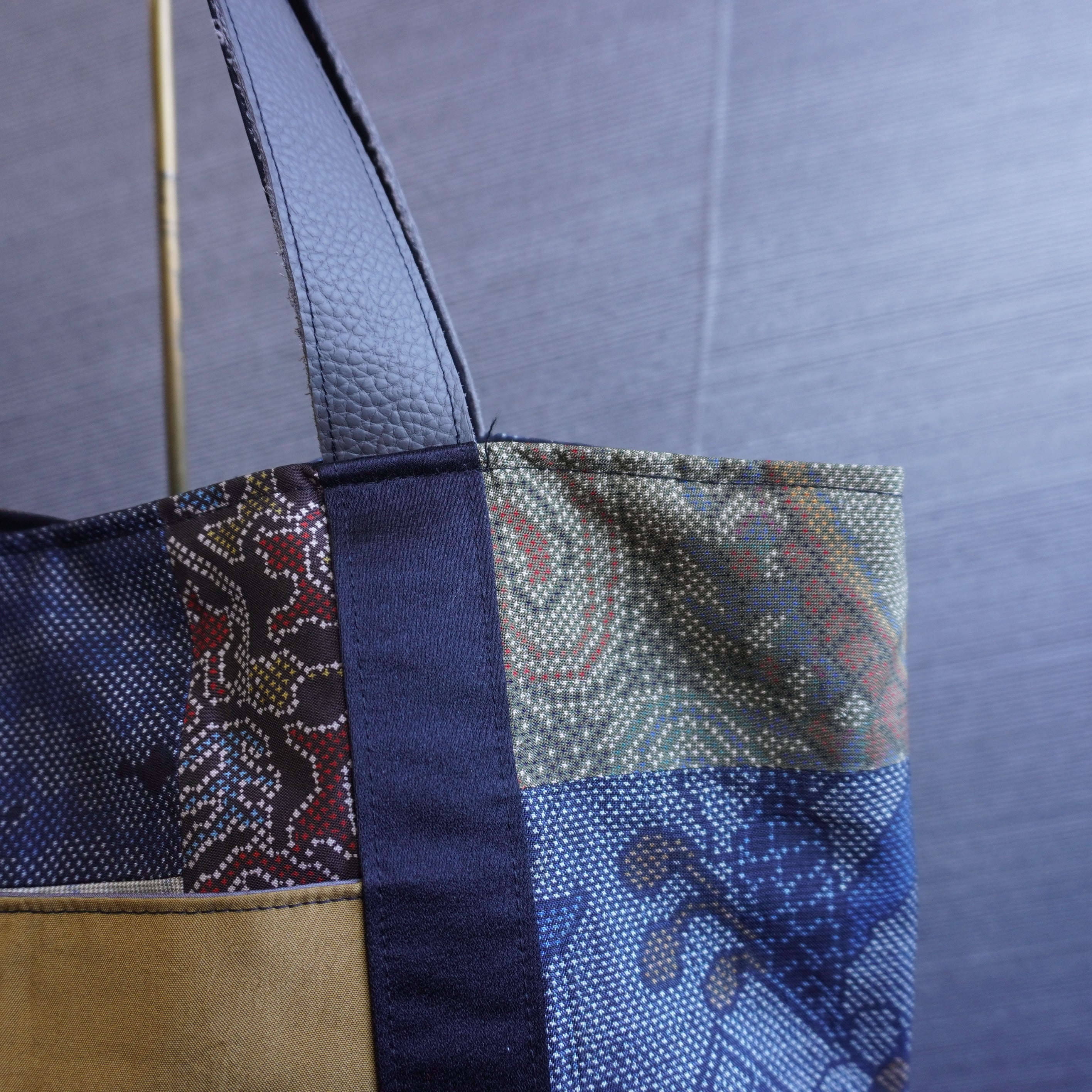 パッチワーク仕様のトートバッグ K179