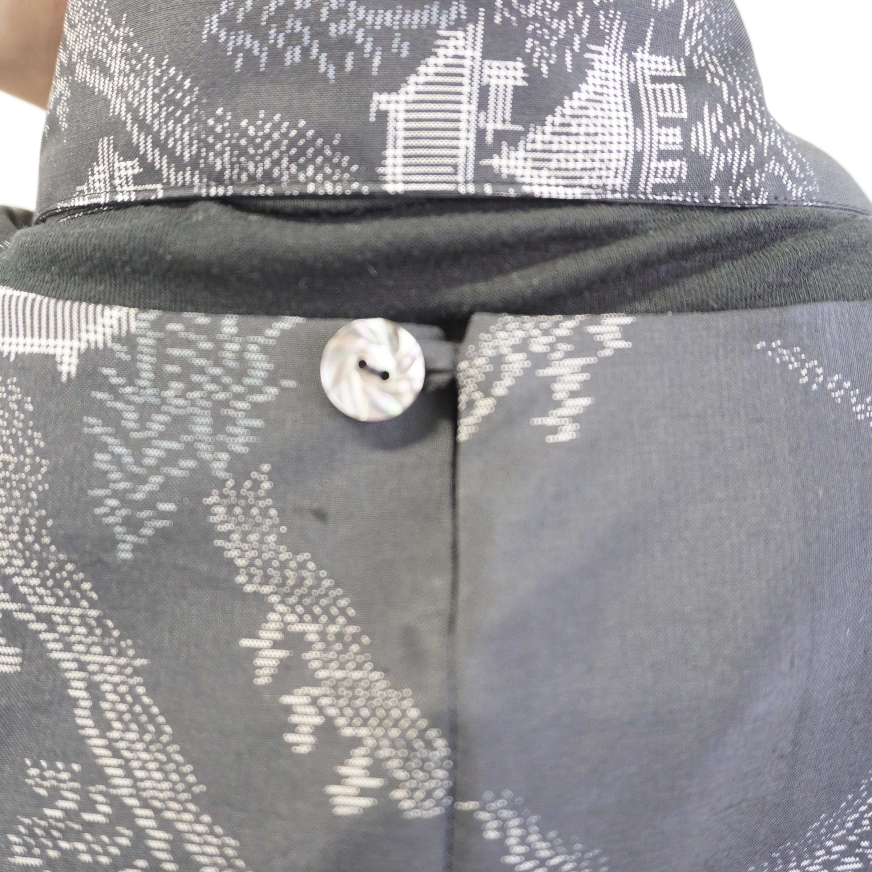 大島紬を使用した黒色のワンピース K208