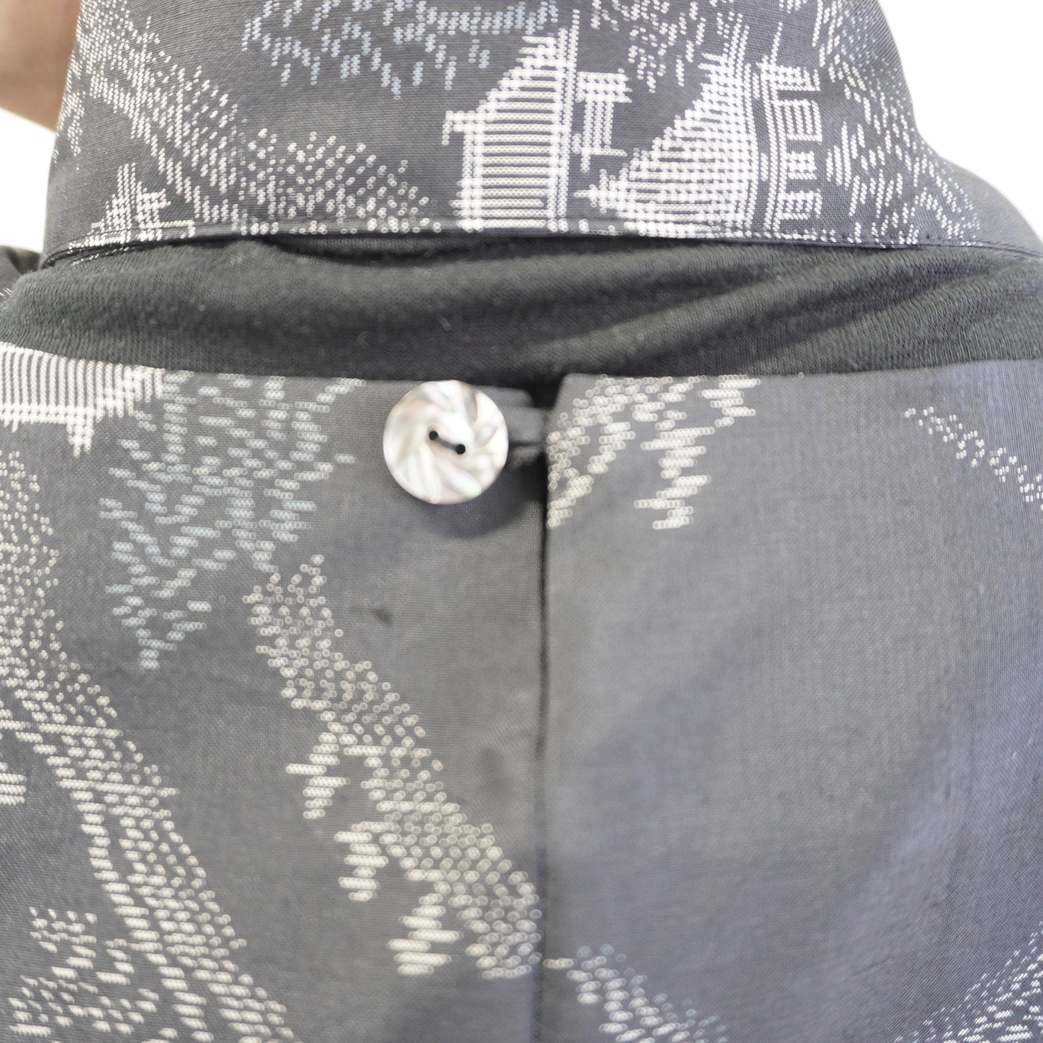 大島紬を使用した黒色のワンピース K208