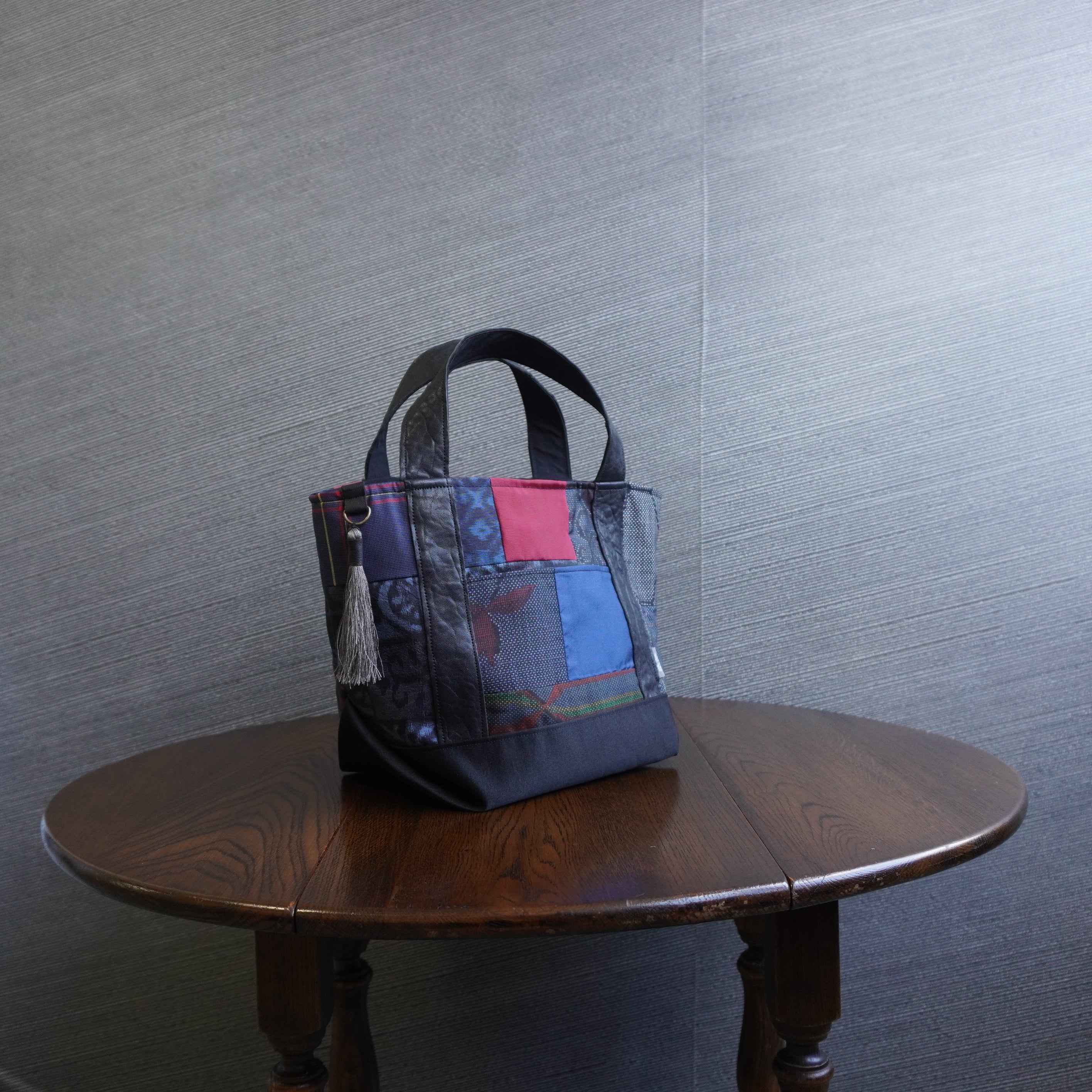 パッチワーク仕様のミニトートバッグ K181