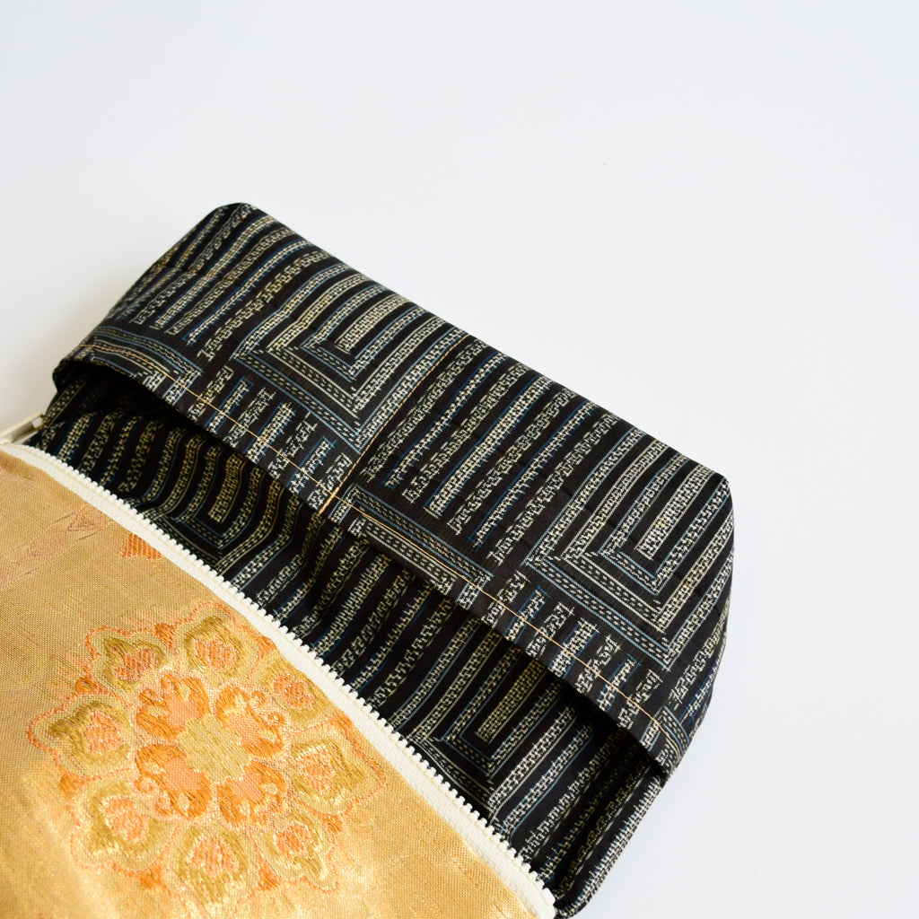 Pouch using kimono obi K228
