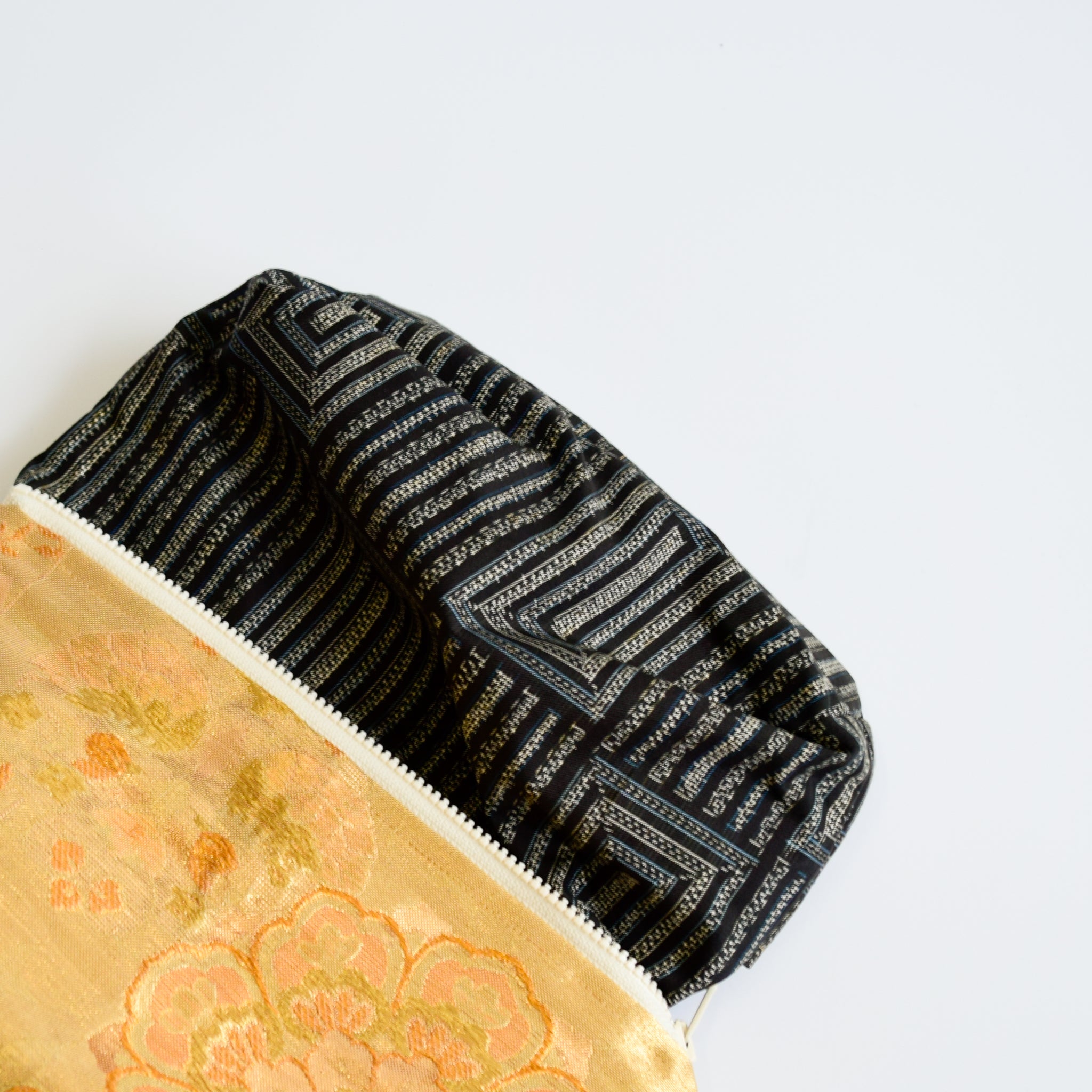 Pouch using kimono obi K228