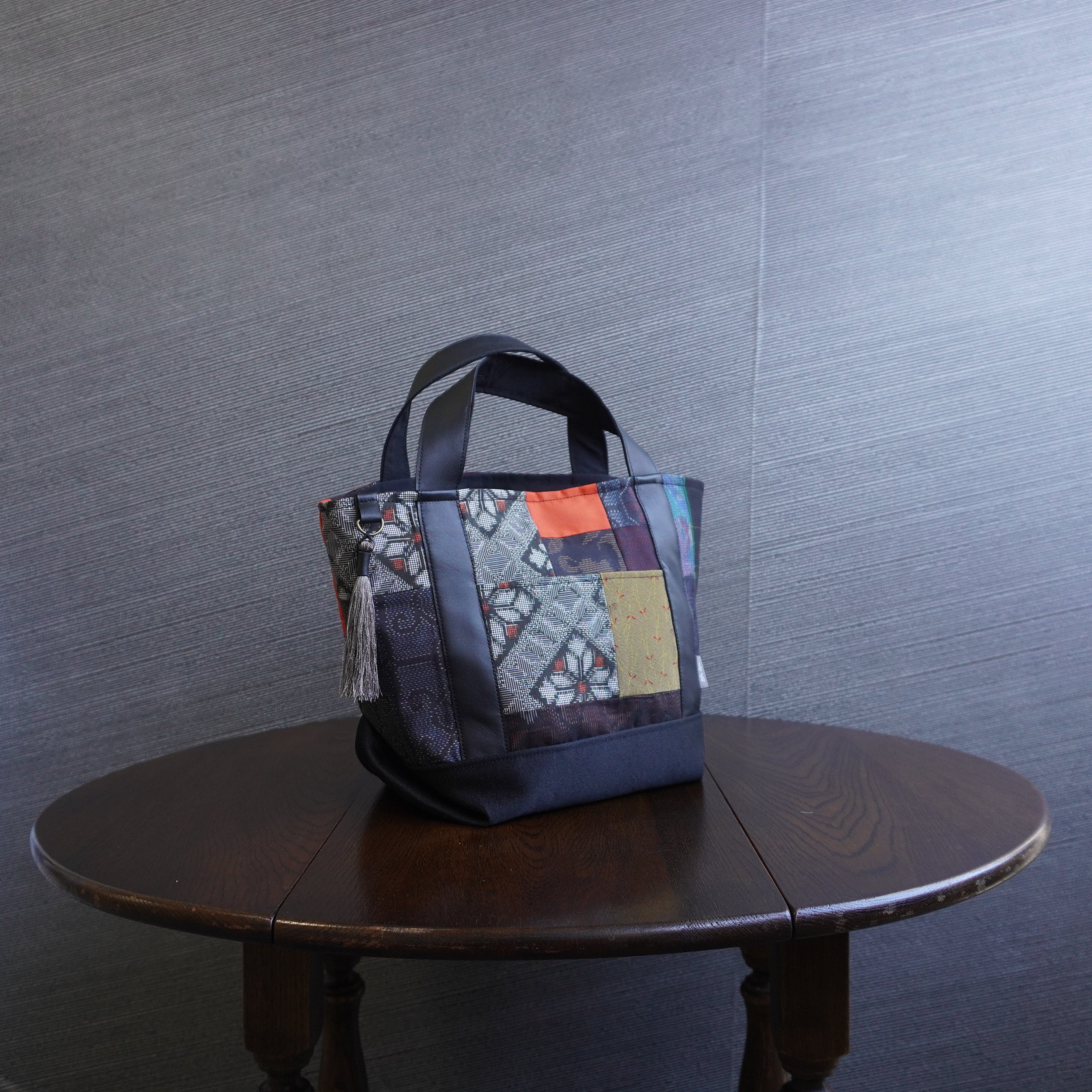 パッチワーク仕様のミニトートバッグ K154