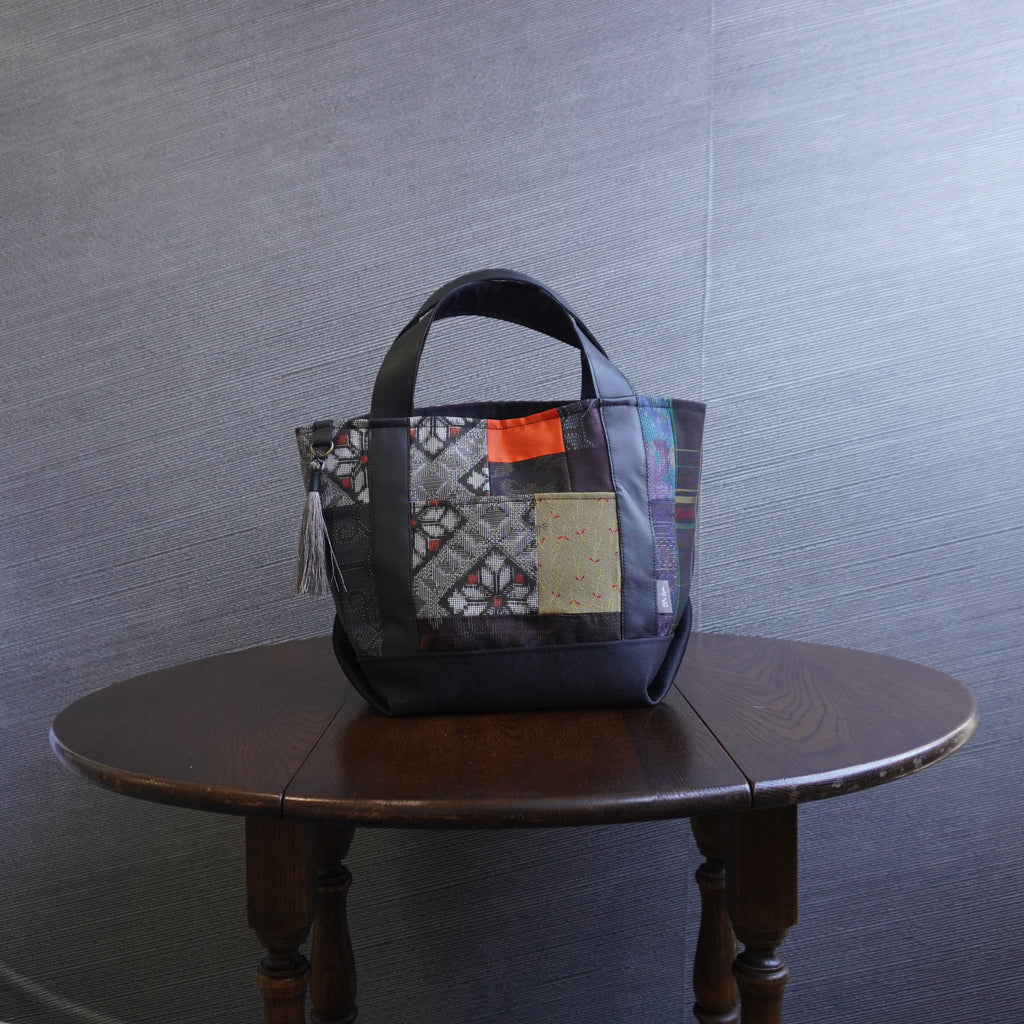 パッチワーク仕様のミニトートバッグ K154