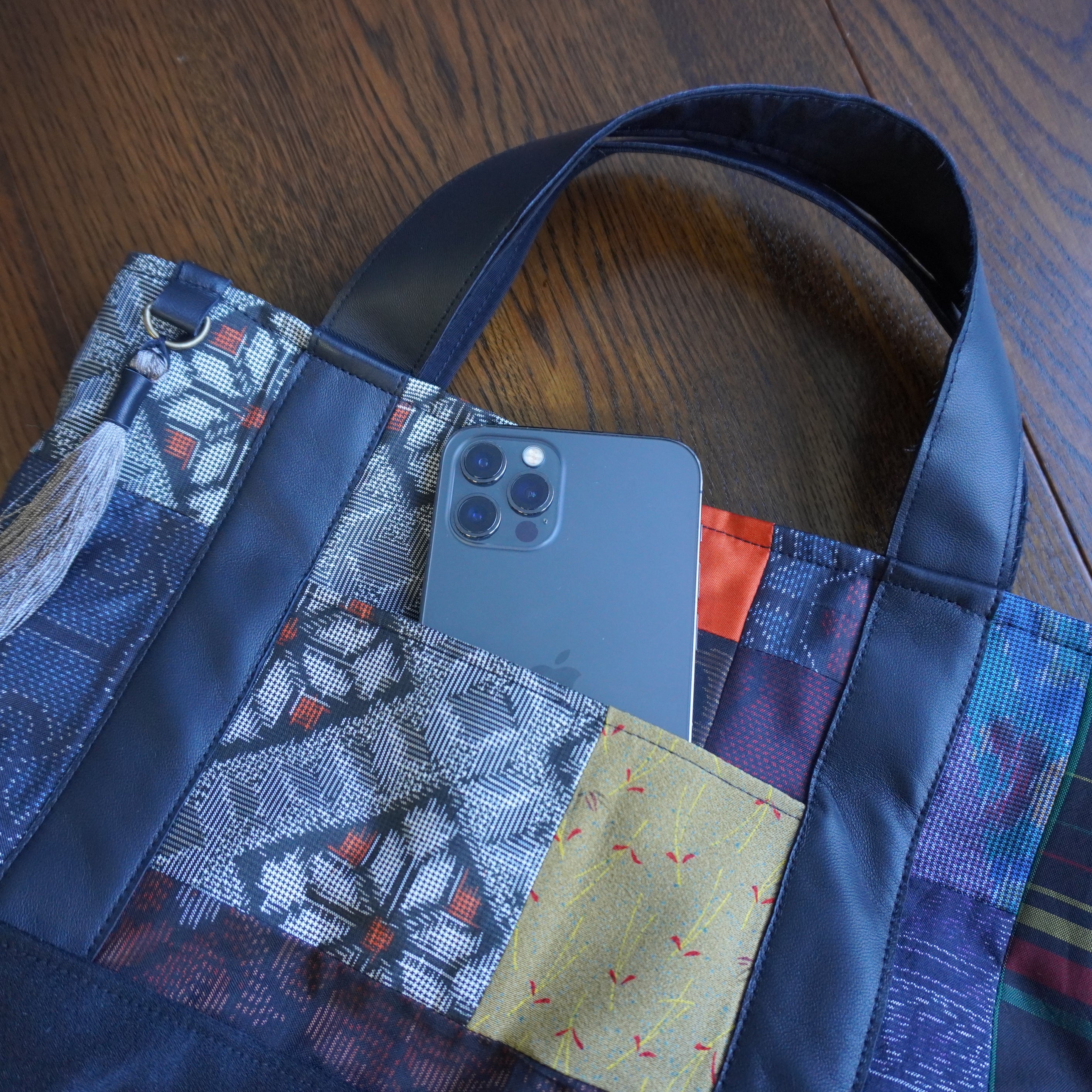 パッチワーク仕様のミニトートバッグ K154