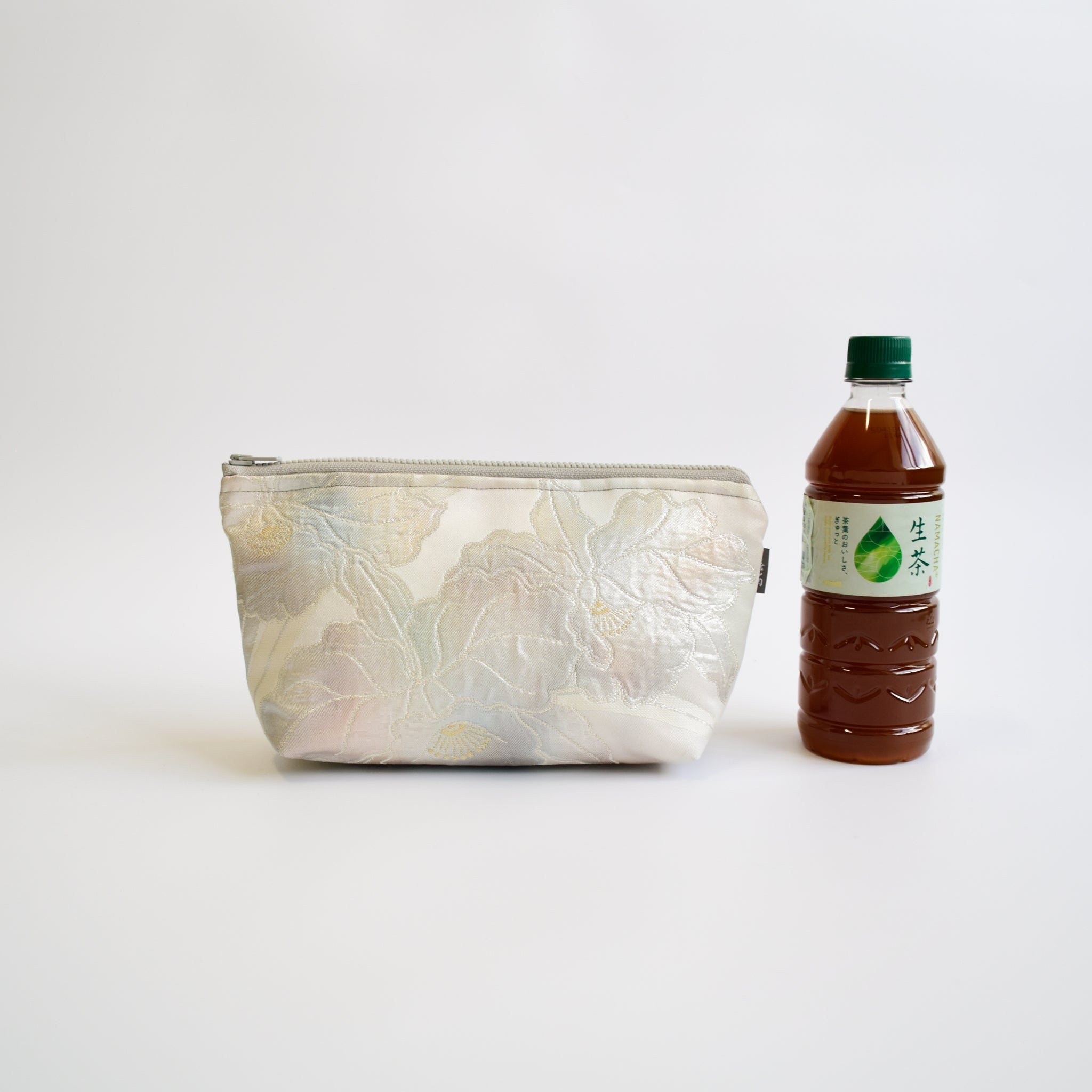 Pouch using kimono obi K228