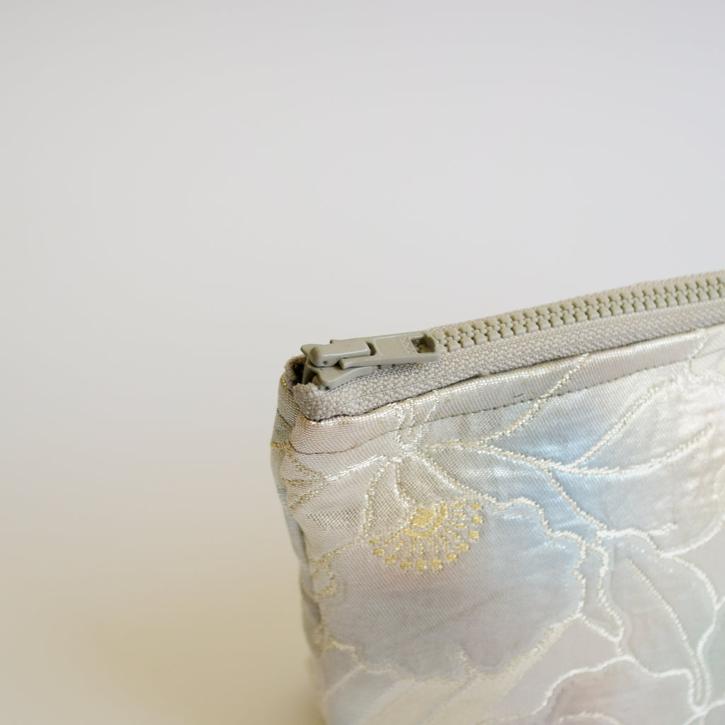 Pouch using kimono obi K228