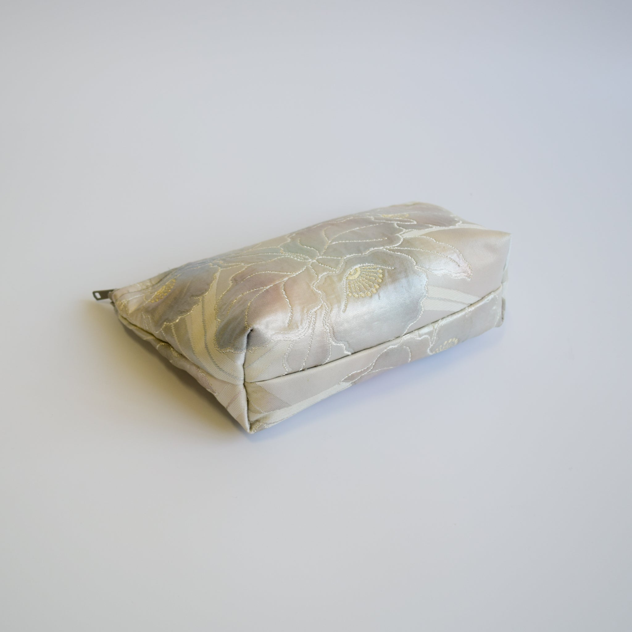 Pouch using kimono obi K228