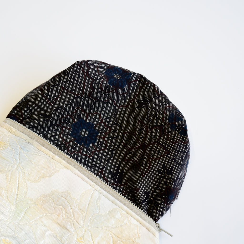 Pouch using kimono obi K228