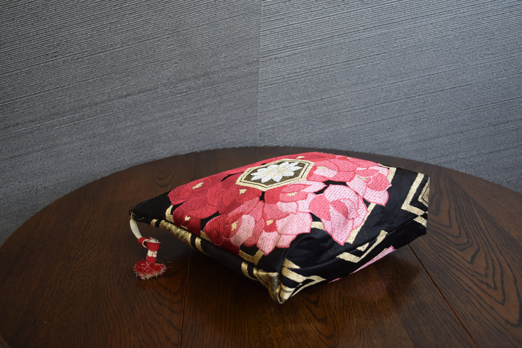 黒地×赤花柄　クラッチバッグ　バッグインバッグ　K085