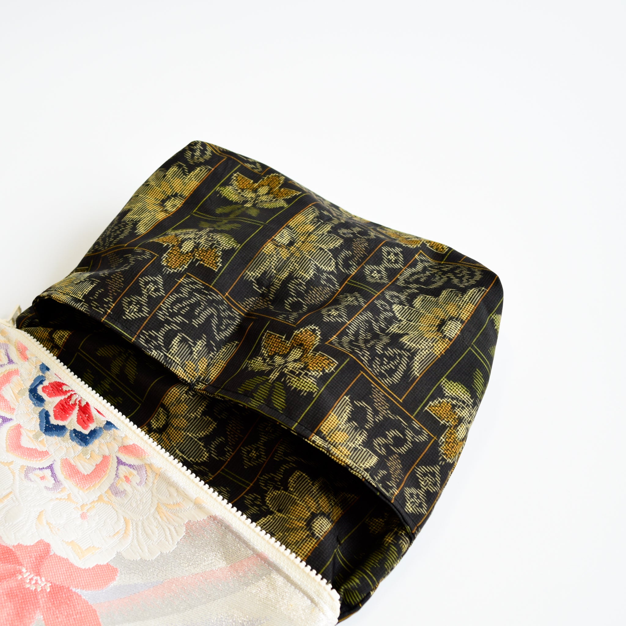 Pouch using kimono obi K228