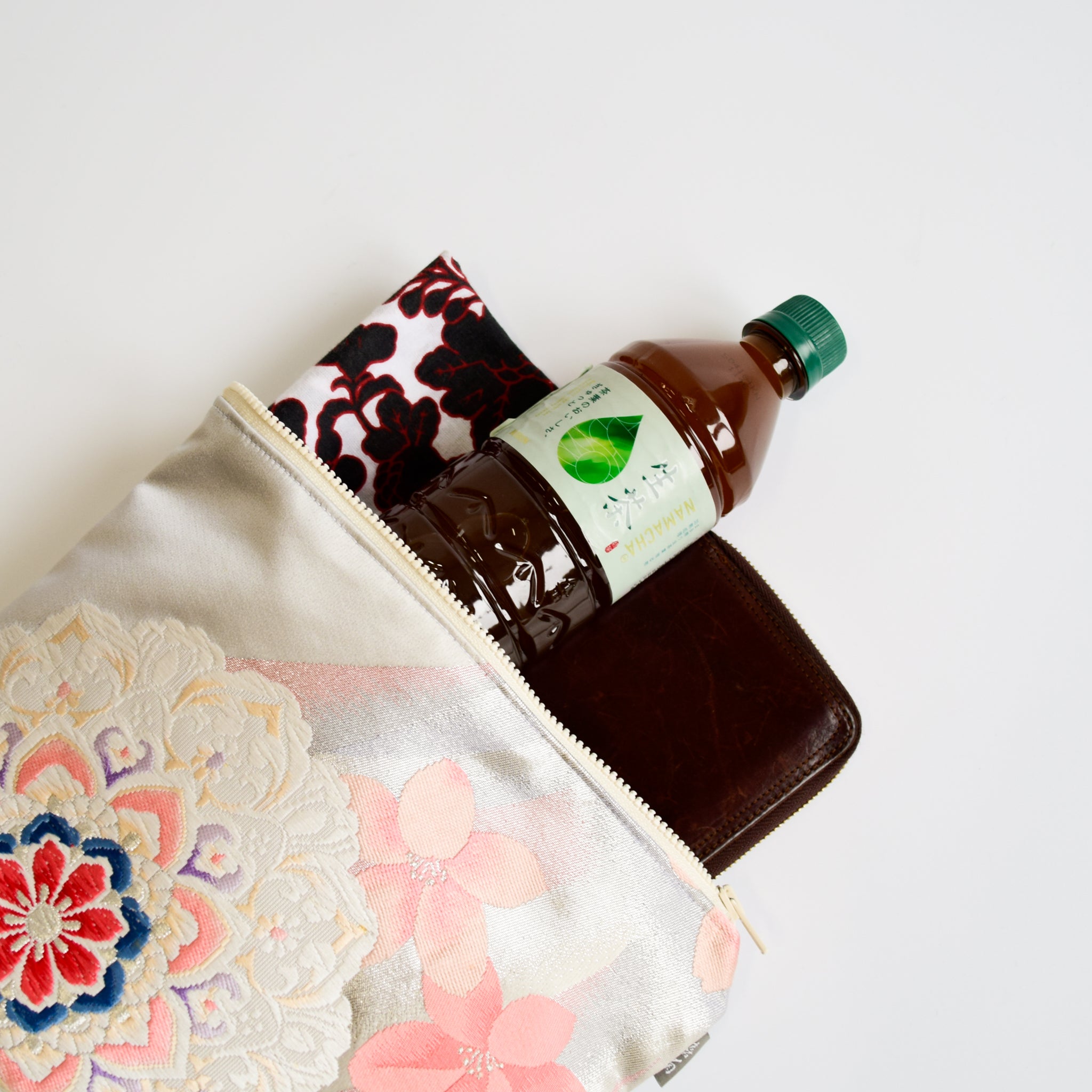 Pouch using kimono obi K228