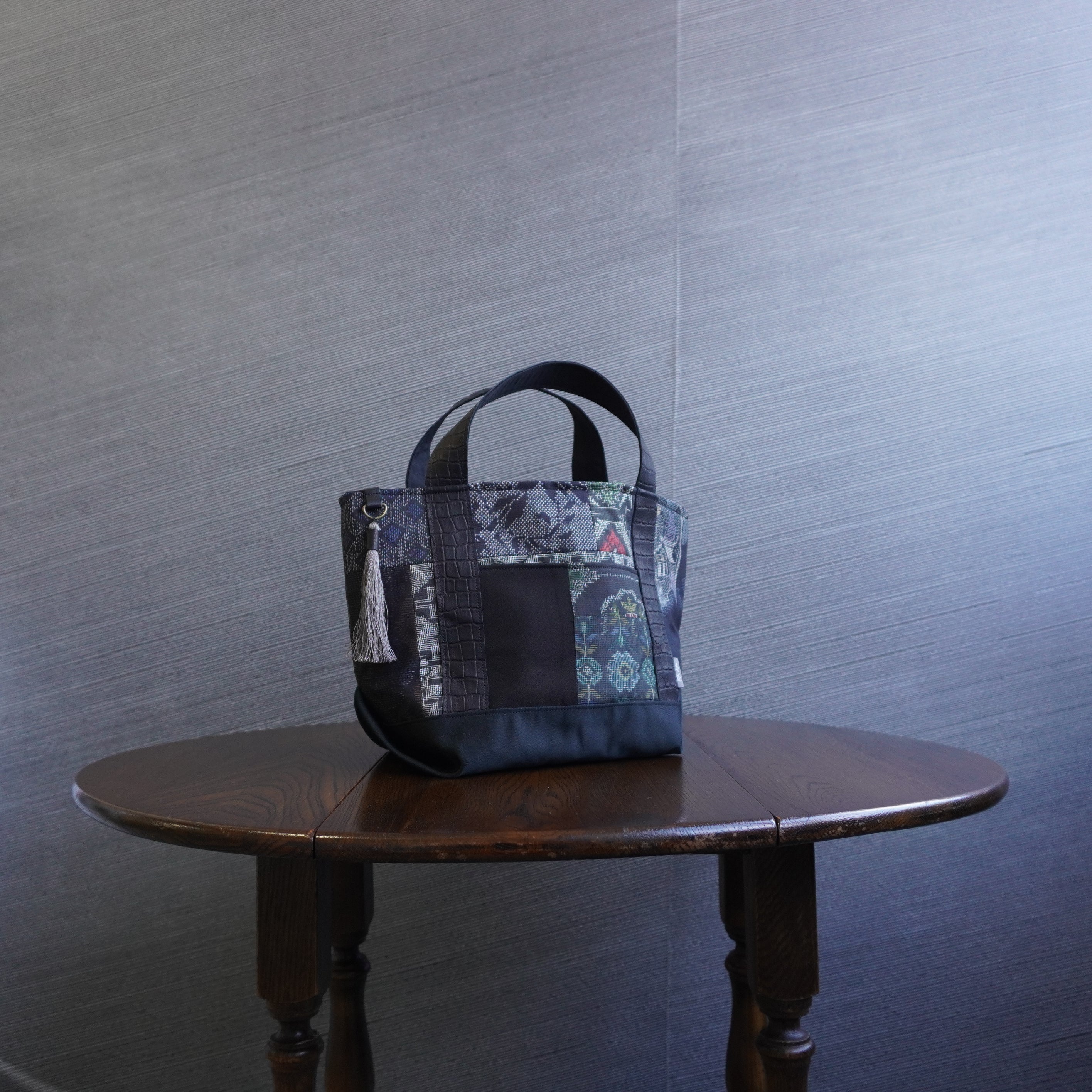 パッチワーク仕様のミニトートバッグ K184