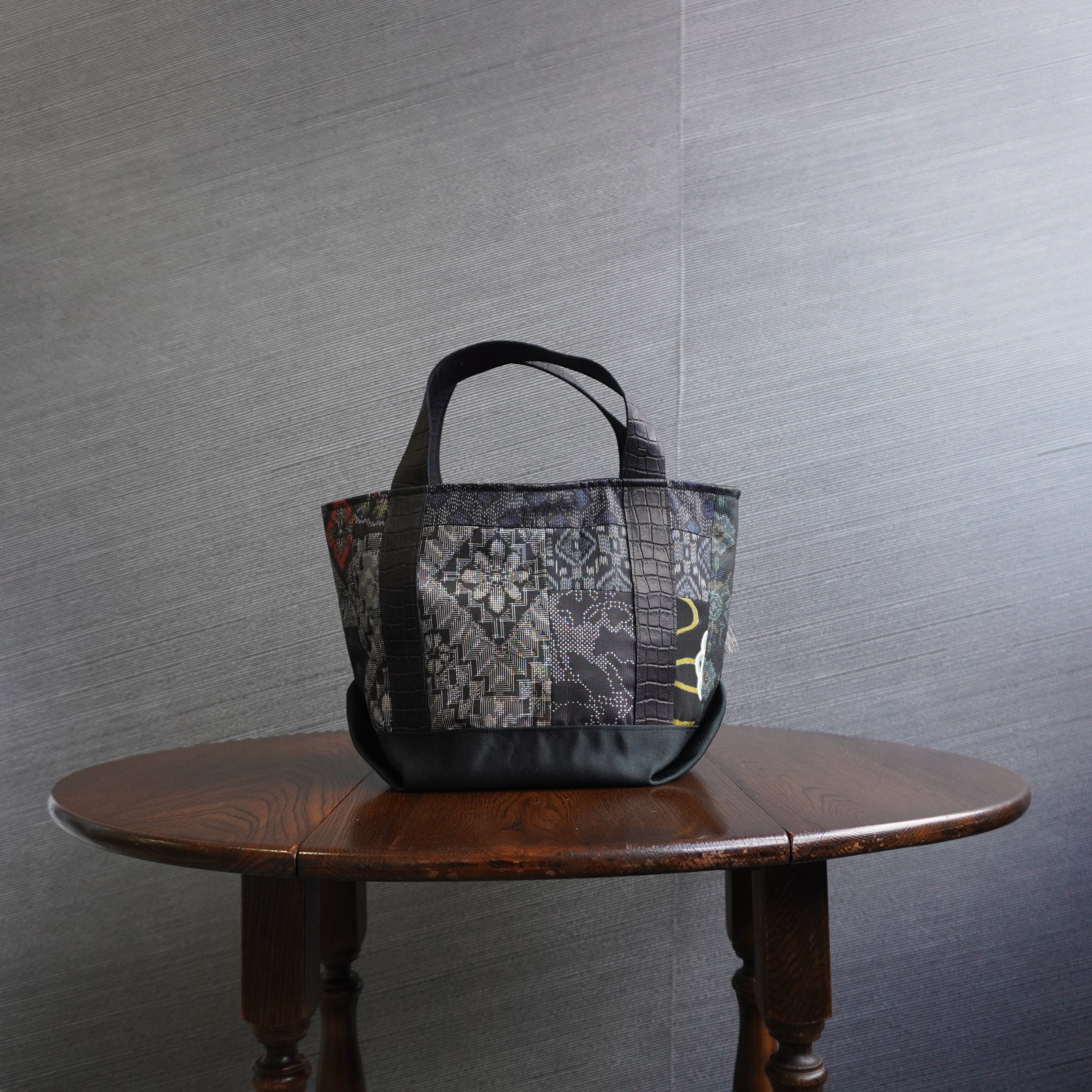 パッチワーク仕様のミニトートバッグ K184