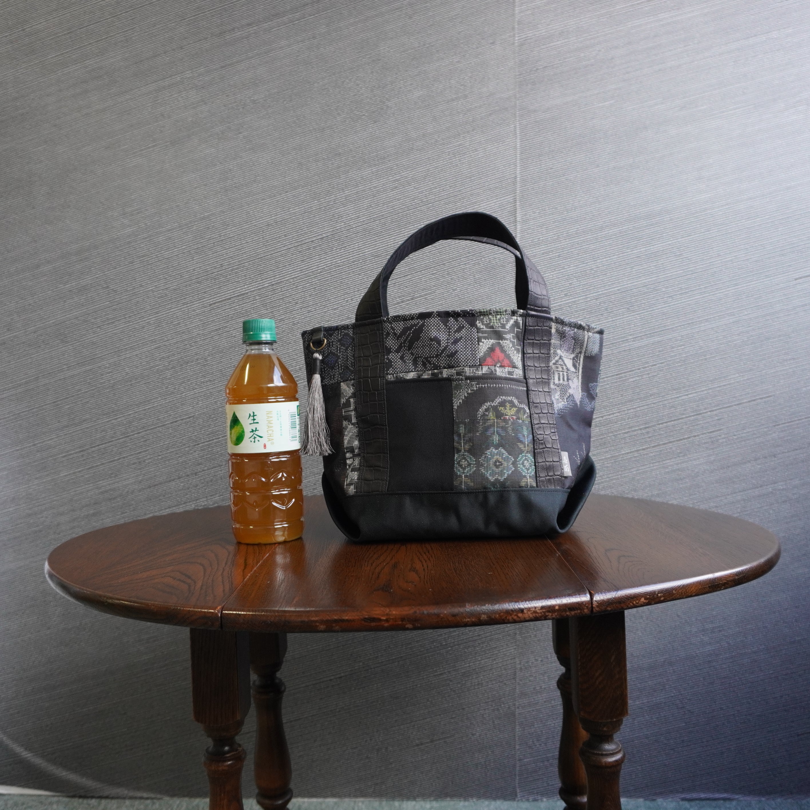 パッチワーク仕様のミニトートバッグ K184