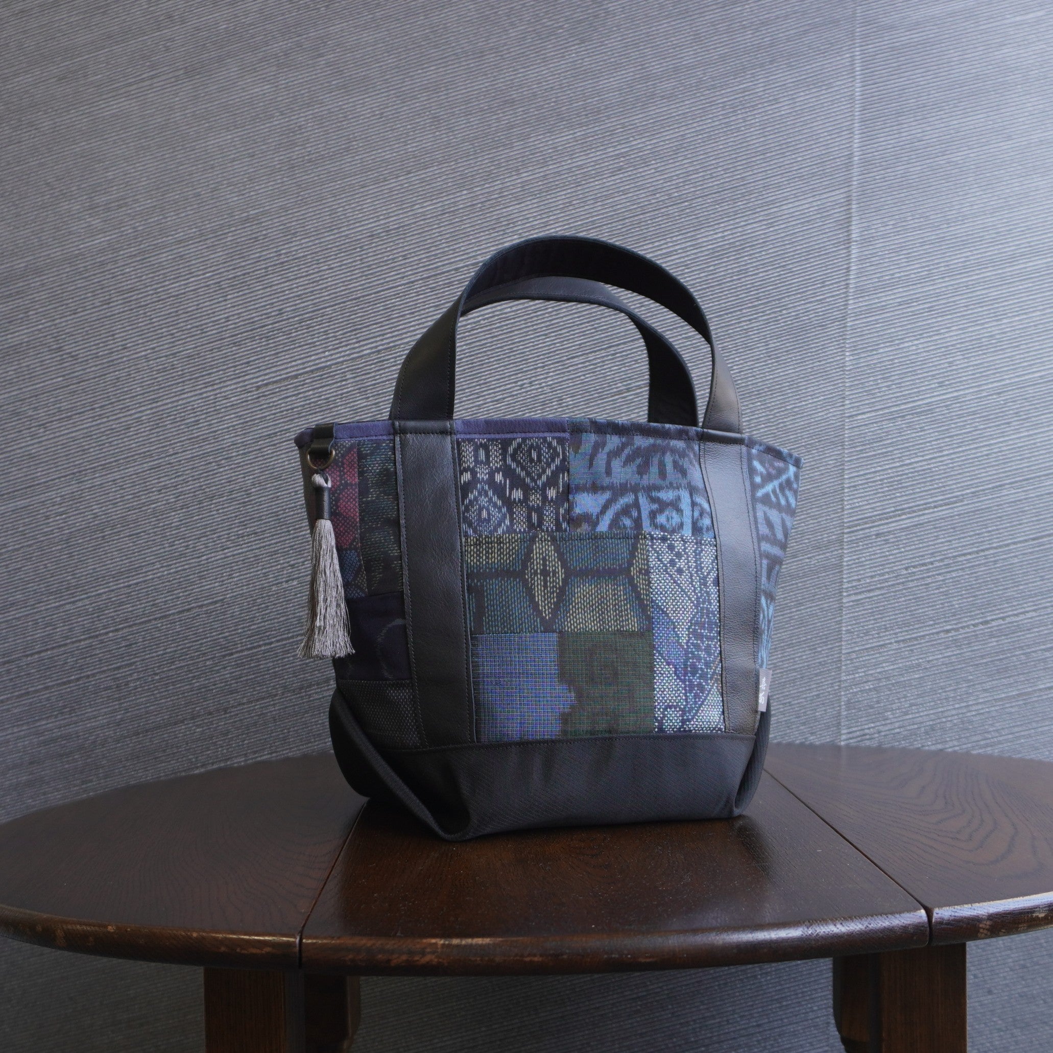 パッチワーク仕様のミニトートバッグ K185