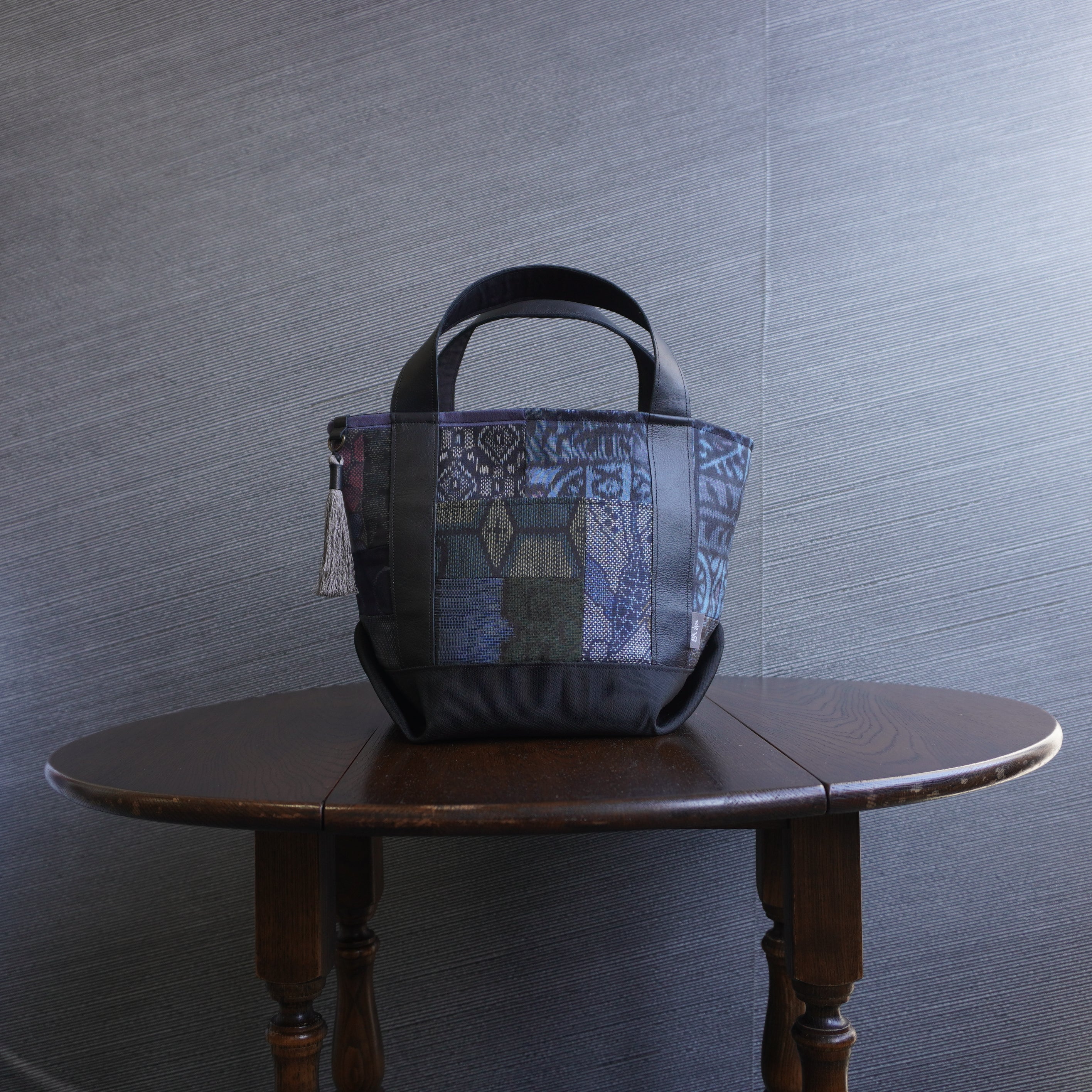 パッチワーク仕様のミニトートバッグ K185