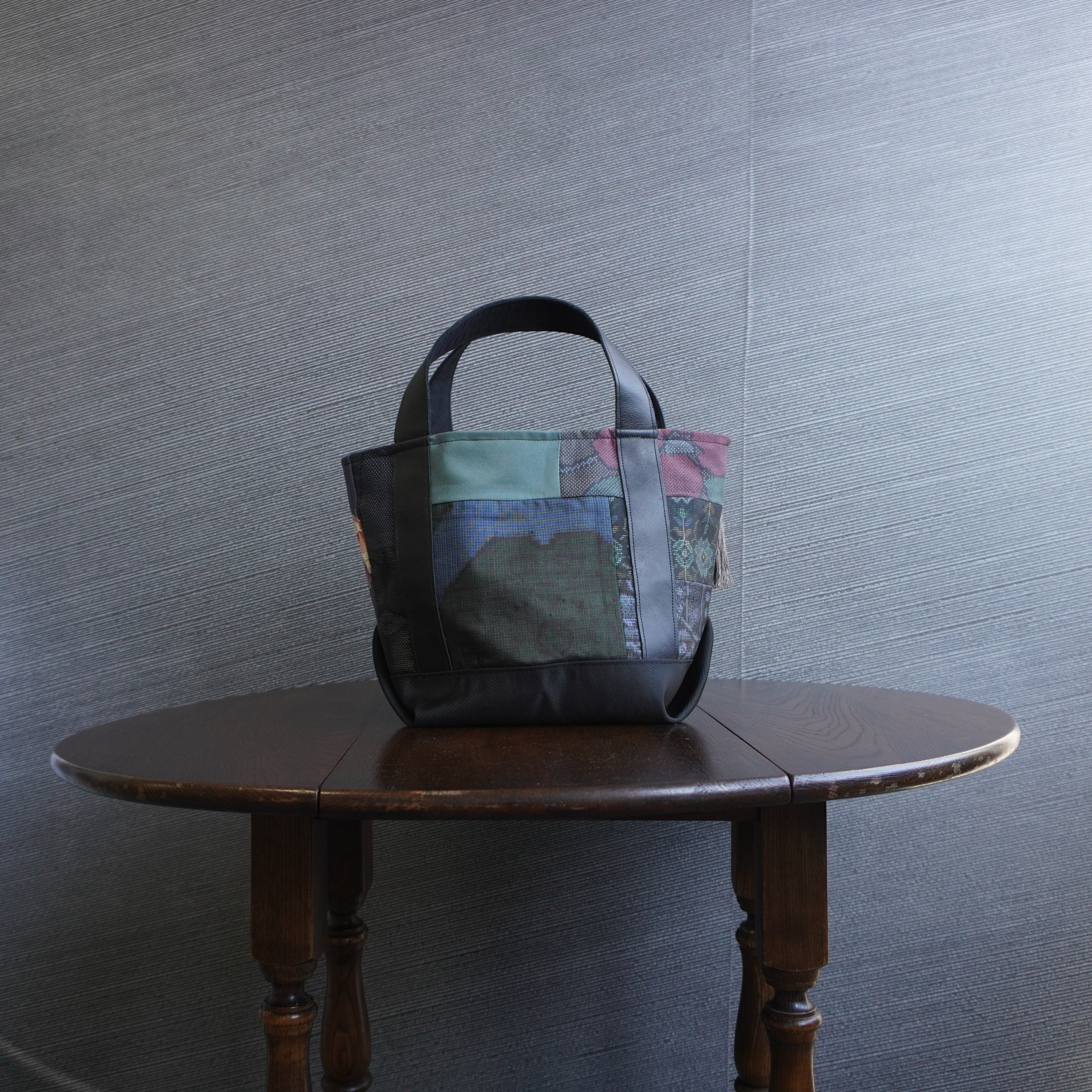 パッチワーク仕様のミニトートバッグ K185