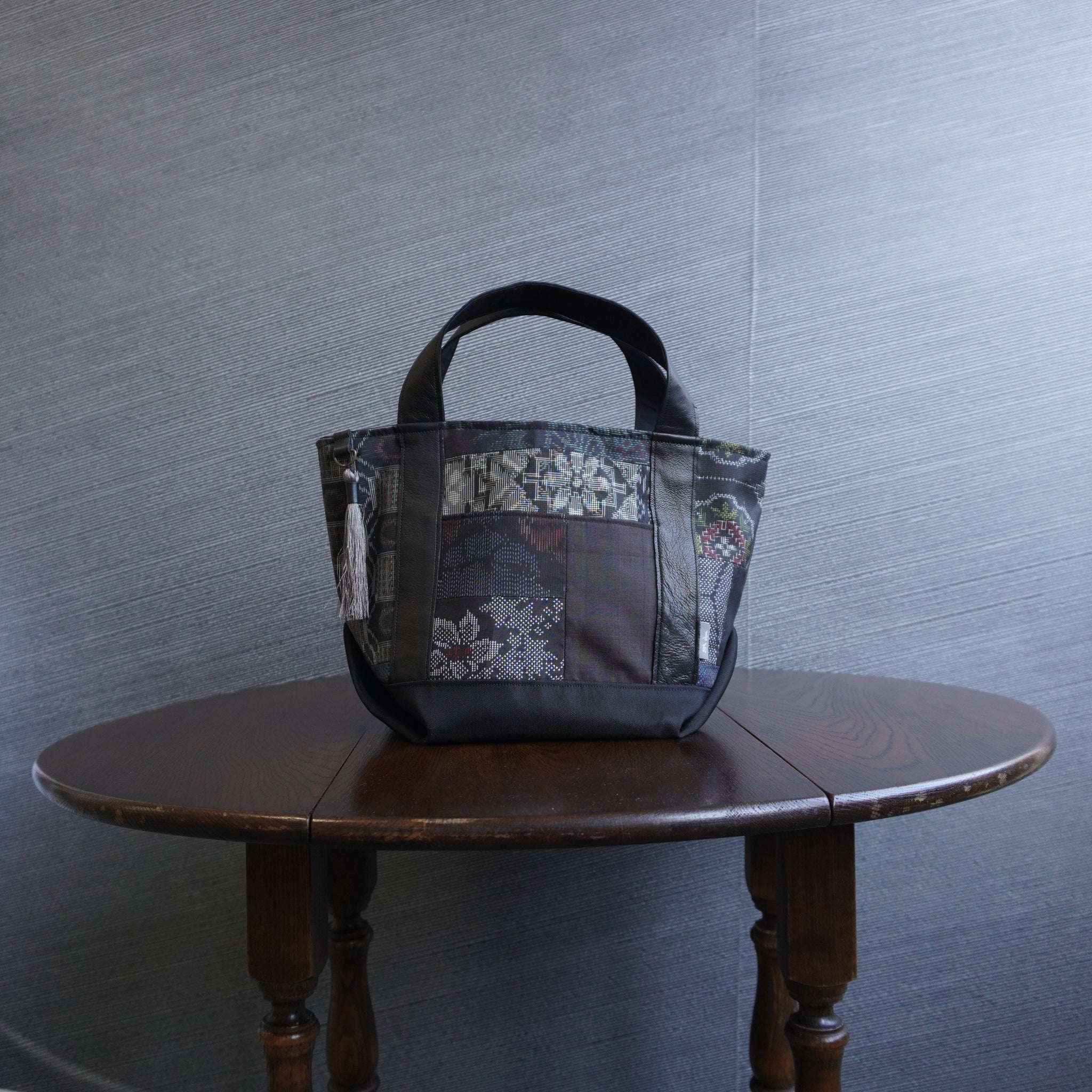 パッチワーク仕様のミニトートバッグ K186