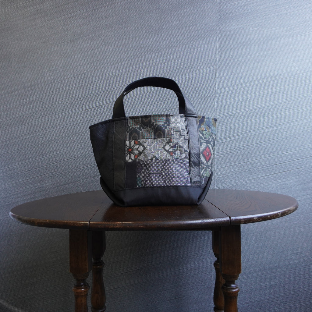 パッチワーク仕様のミニトートバッグ K186