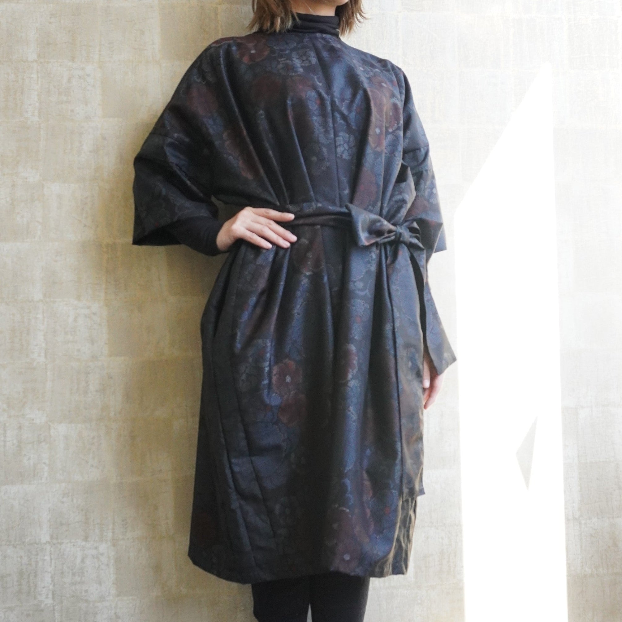 大島紬を使用した紺色のワンピース K176